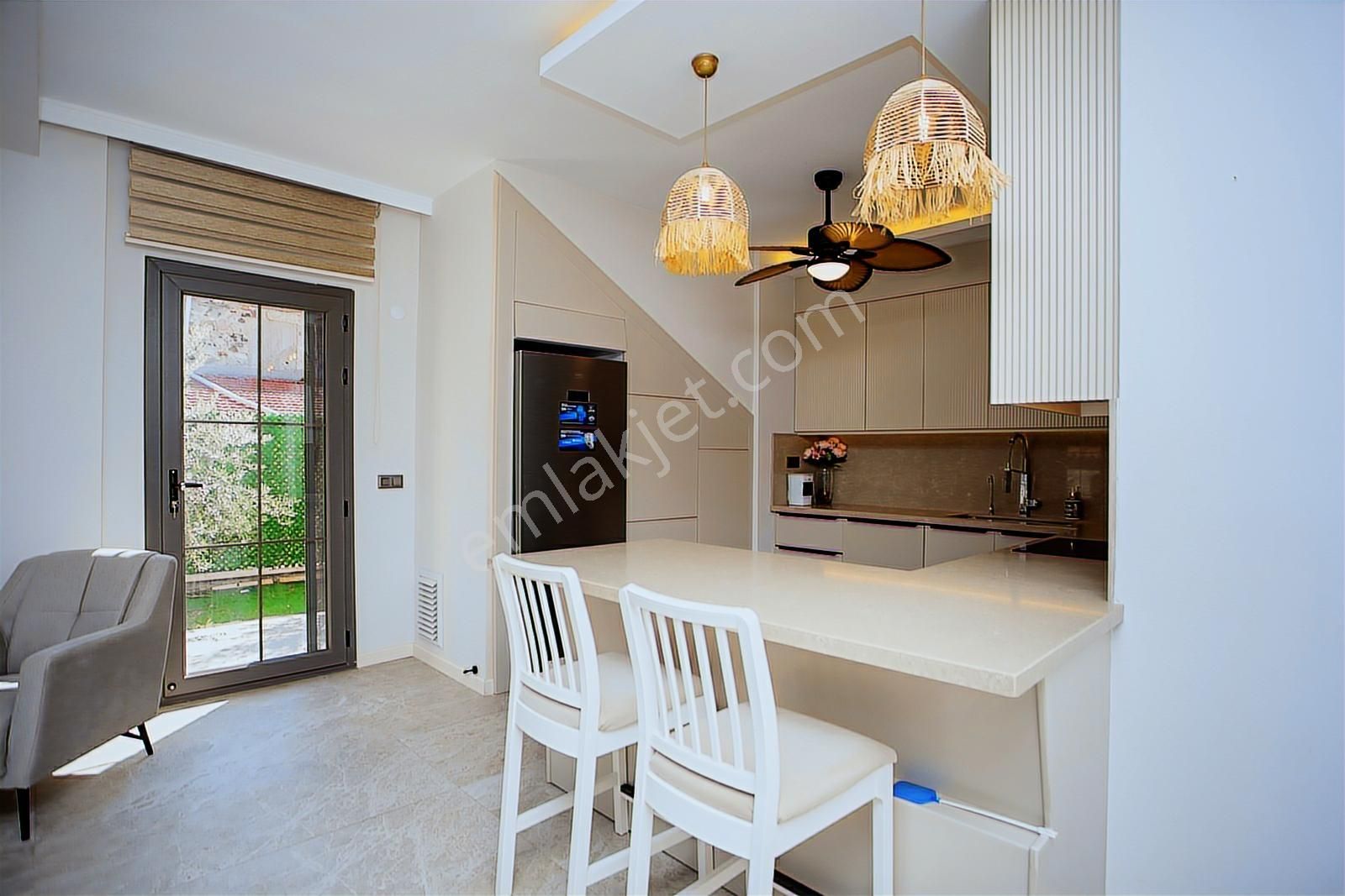 Foça Kazım Dirik Mah. Satılık Müstakil Havuzlu 5+1 Villa - Görsel 6