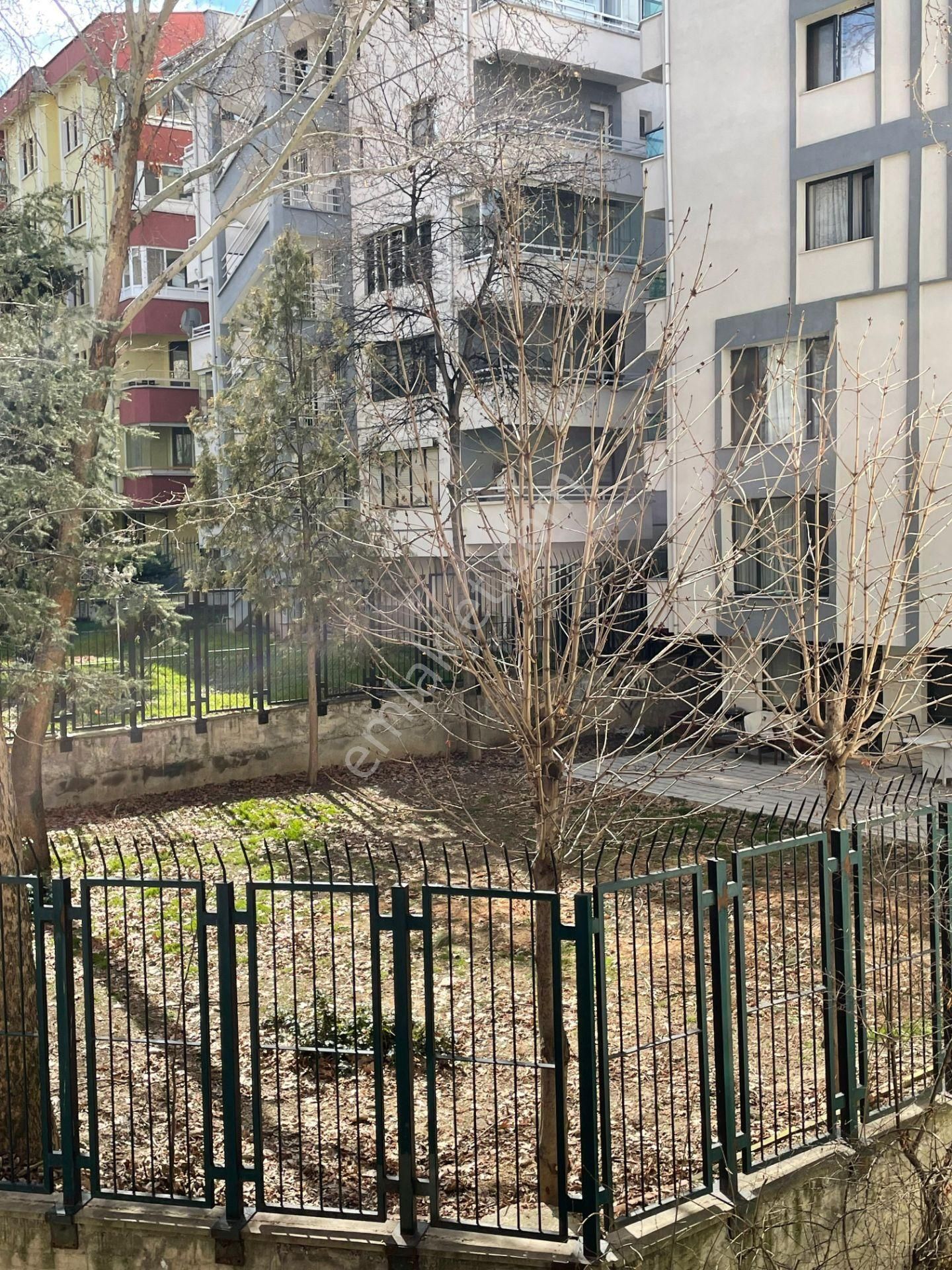 Gaziosmanpaşa'nın En Nezih Sokağında Bakımlı -otoparklı 3+1 95m2 - Görsel 5