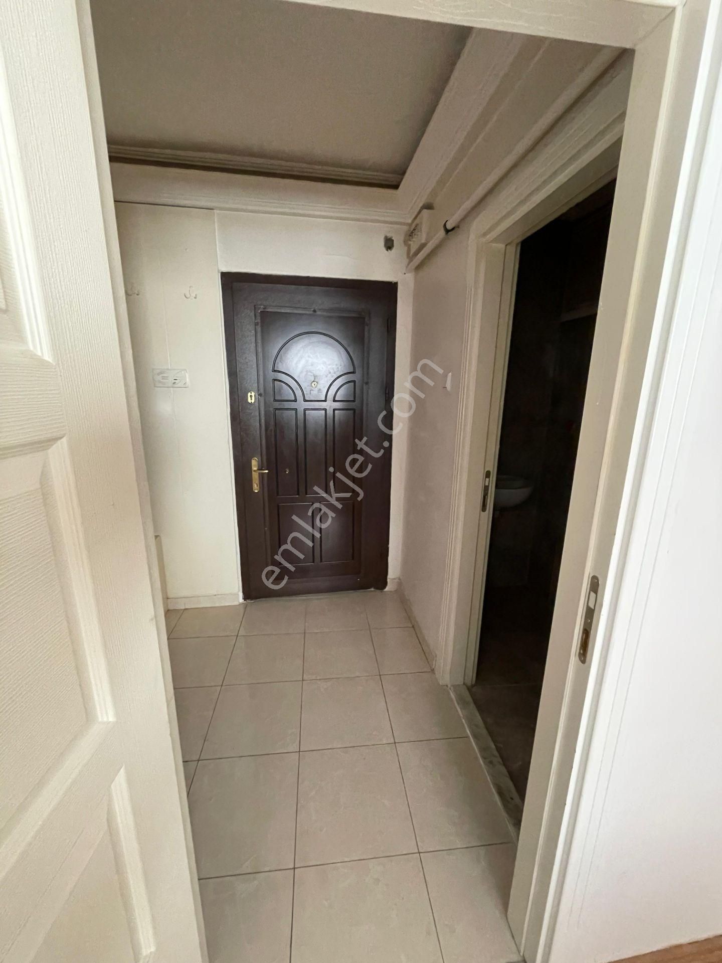 Gaziosmanpaşa'nın En Nezih Sokağında Bakımlı -otoparklı 3+1 95m2 - Görsel 23