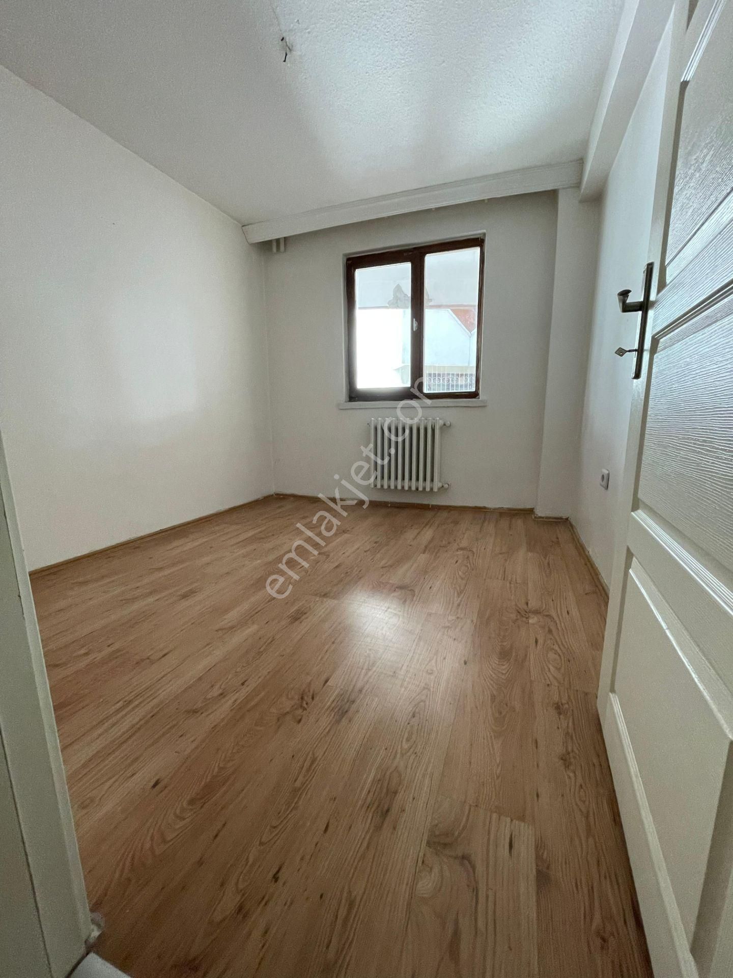 Gaziosmanpaşa'nın En Nezih Sokağında Bakımlı -otoparklı 3+1 95m2 - Görsel 16