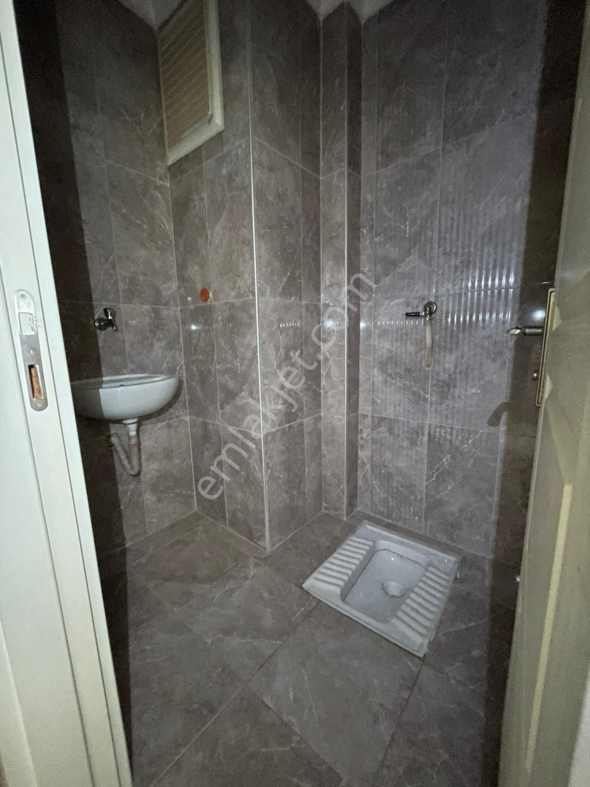 Gaziosmanpaşa'nın En Nezih Sokağında Bakımlı -otoparklı 3+1 95m2 - Görsel 22