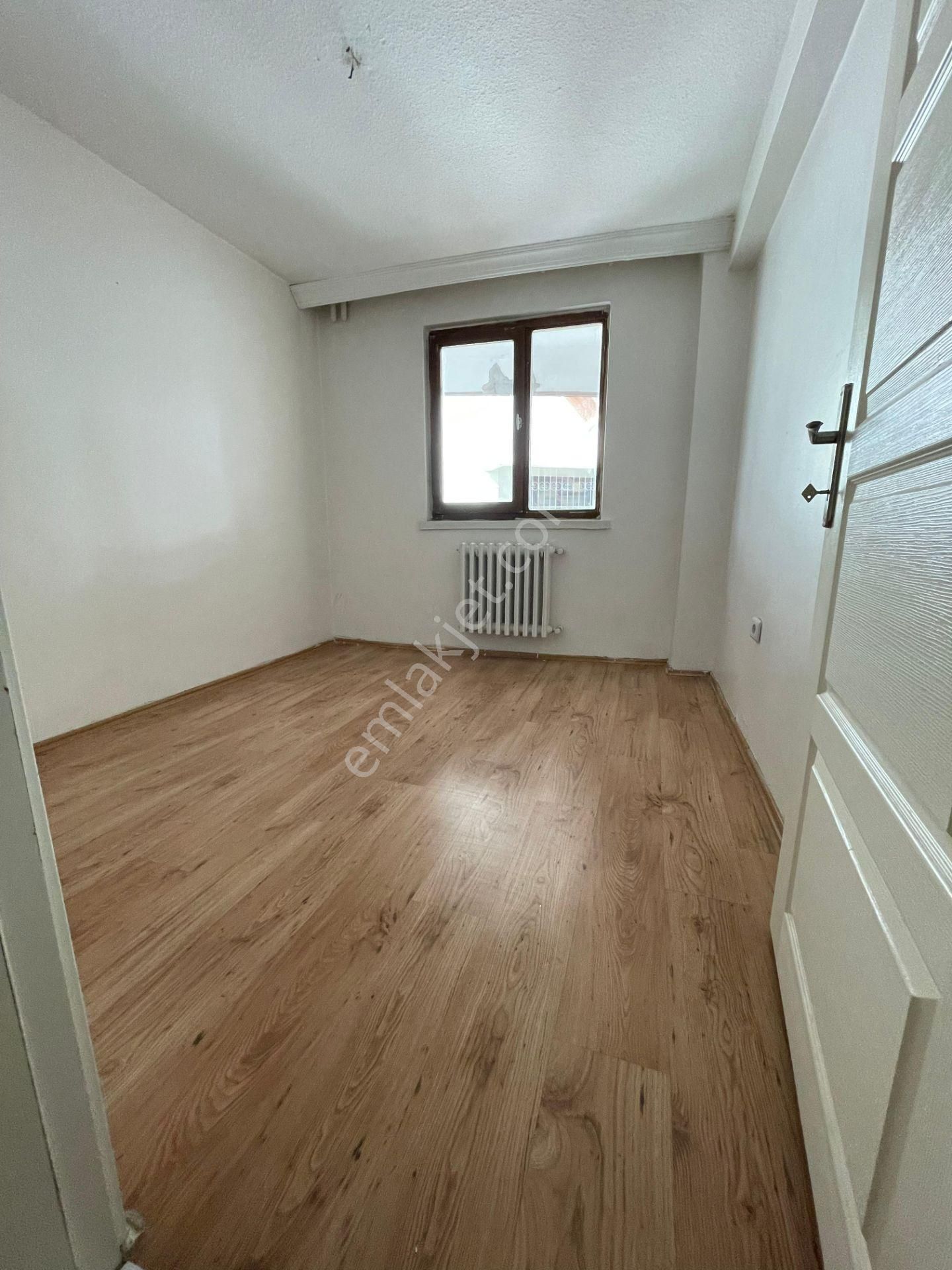 Gaziosmanpaşa'nın En Nezih Sokağında Bakımlı -otoparklı 3+1 95m2 - Görsel 14