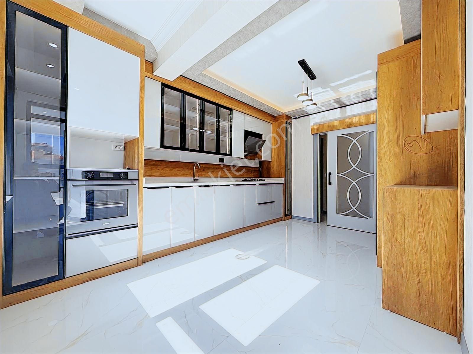 **yuvam'dan Bölgenin İncisi Ultra Lüks 3+1daire **