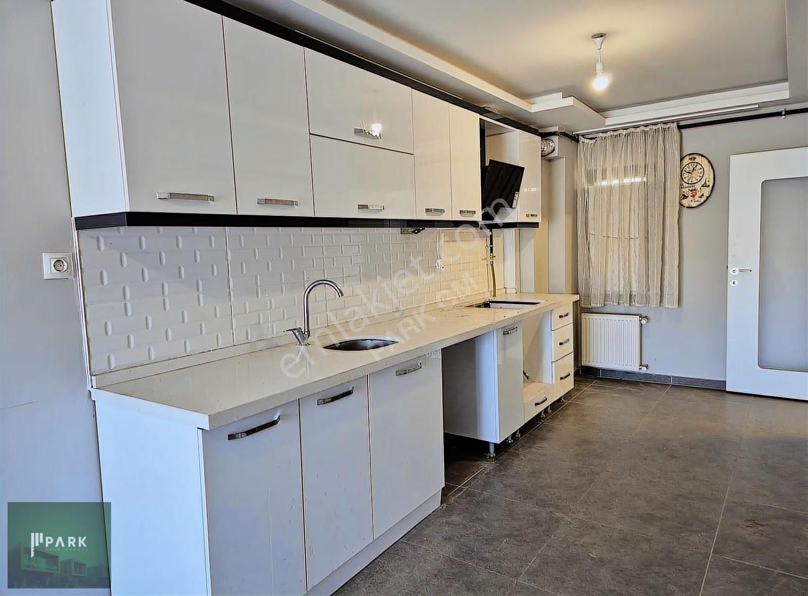 Park Gayrimenkul'den Vişnelik Mah.de Kiralık Geniş 1+1 Daire - Görsel 32