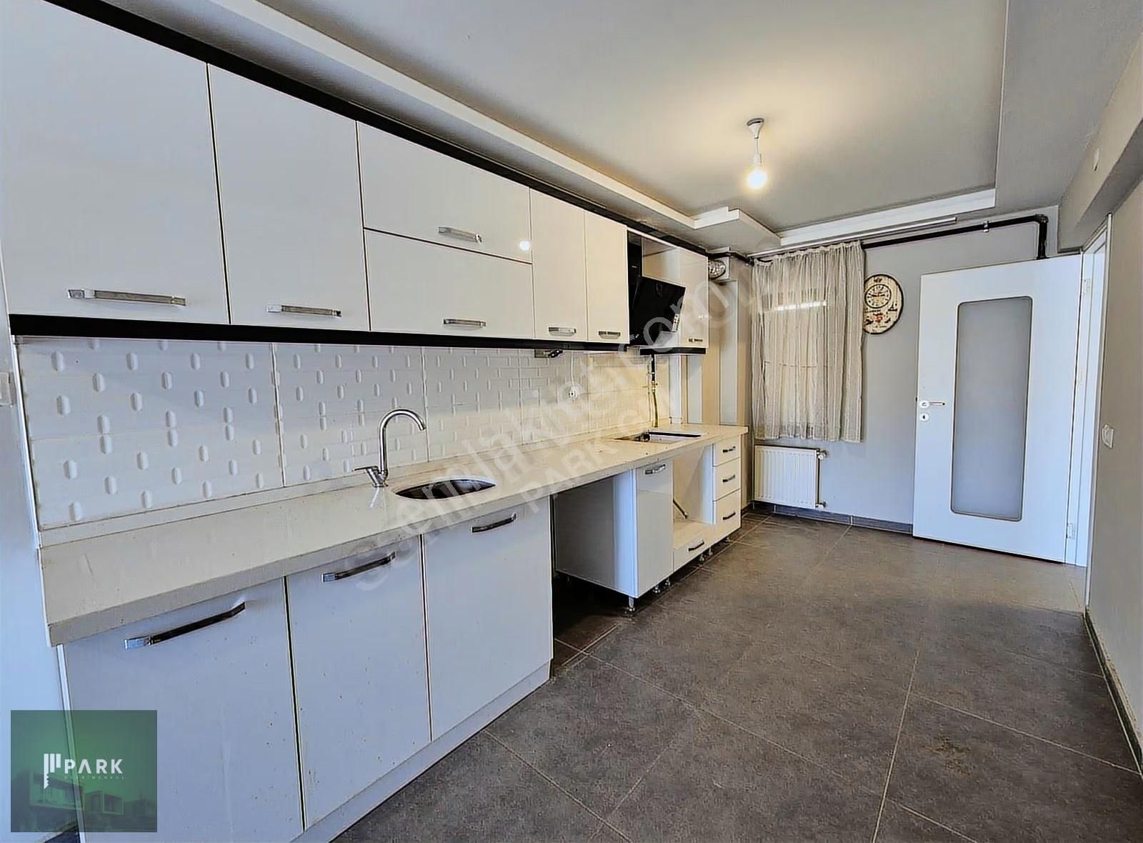 Park Gayrimenkul'den Vişnelik Mah.de Kiralık Geniş 1+1 Daire - Görsel 5