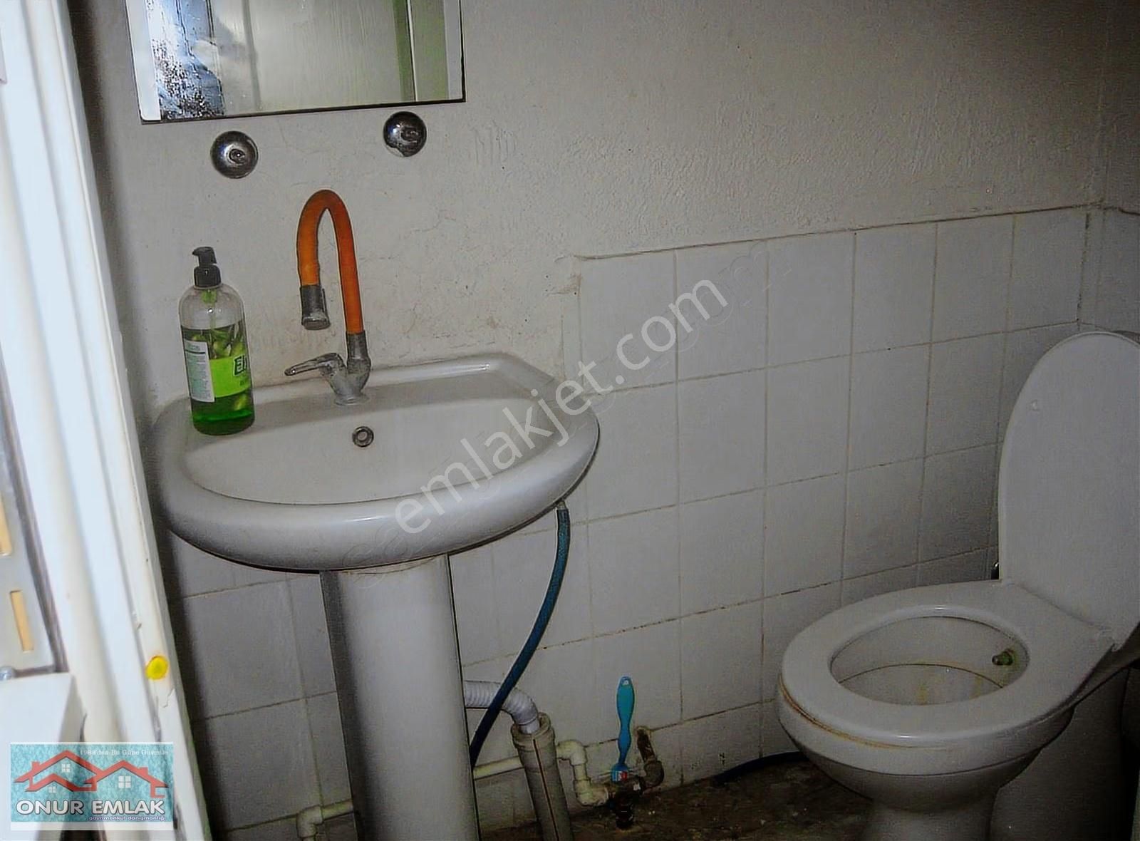 Menemen Çarşıda Cadde Üzeri Kiralık 85 M² Dükkan - Görsel 4