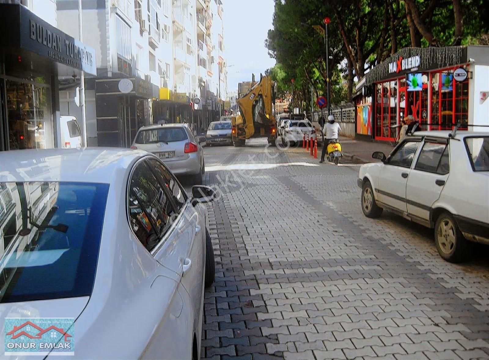 Menemen Çarşıda Cadde Üzeri Kiralık 85 M² Dükkan - Görsel 7