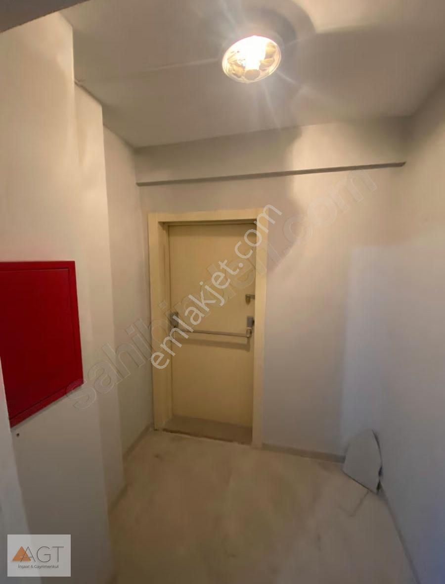 Agt'den Atatürk Caddesi Üzerinde 150m2 Düzgiriş Depolu Dükkan - Görsel 3