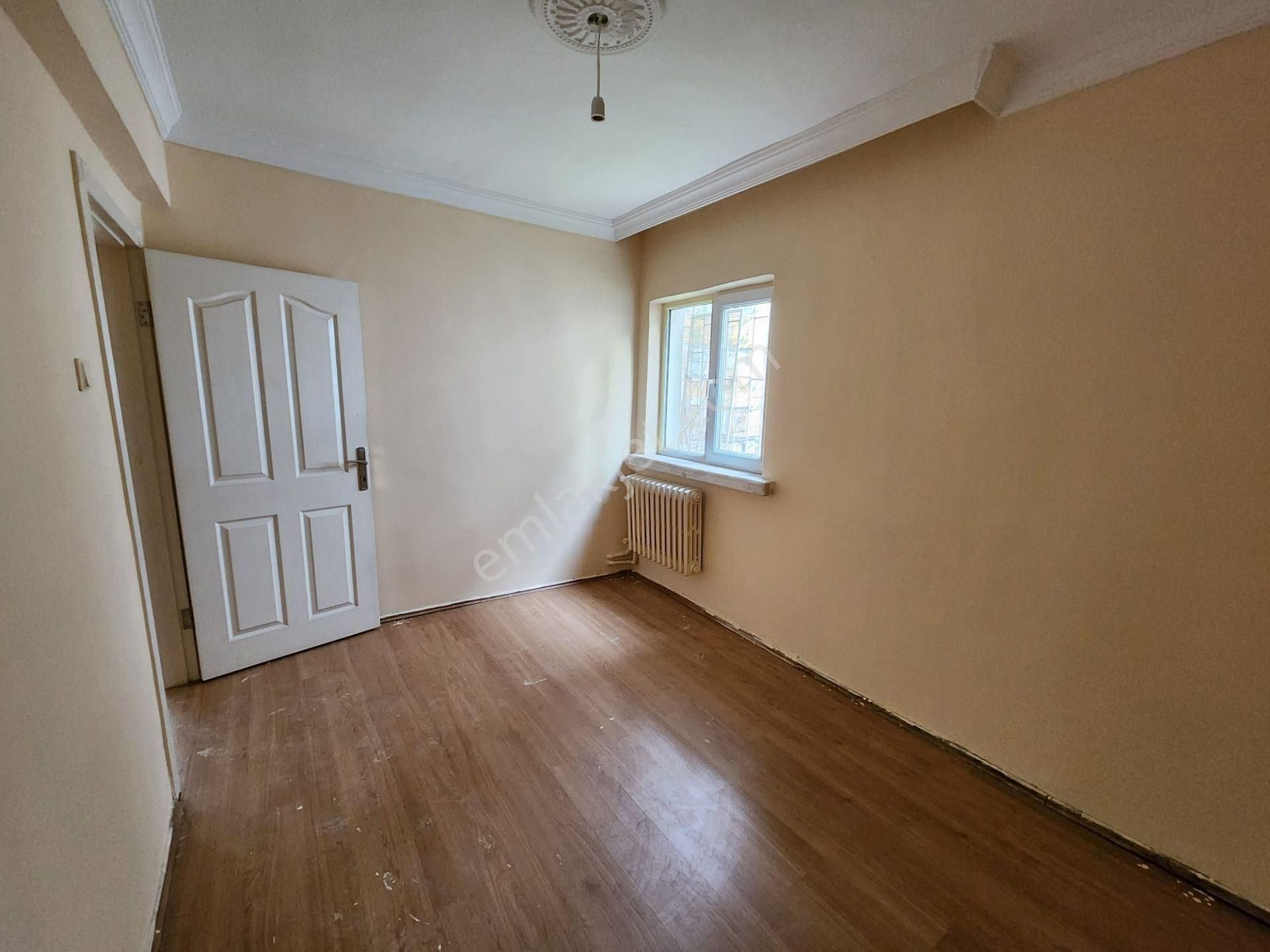 Altındağ Örnek Mah.de Giriş Kat Yeni Boyalı 2+1 Kiralık - Görsel 11