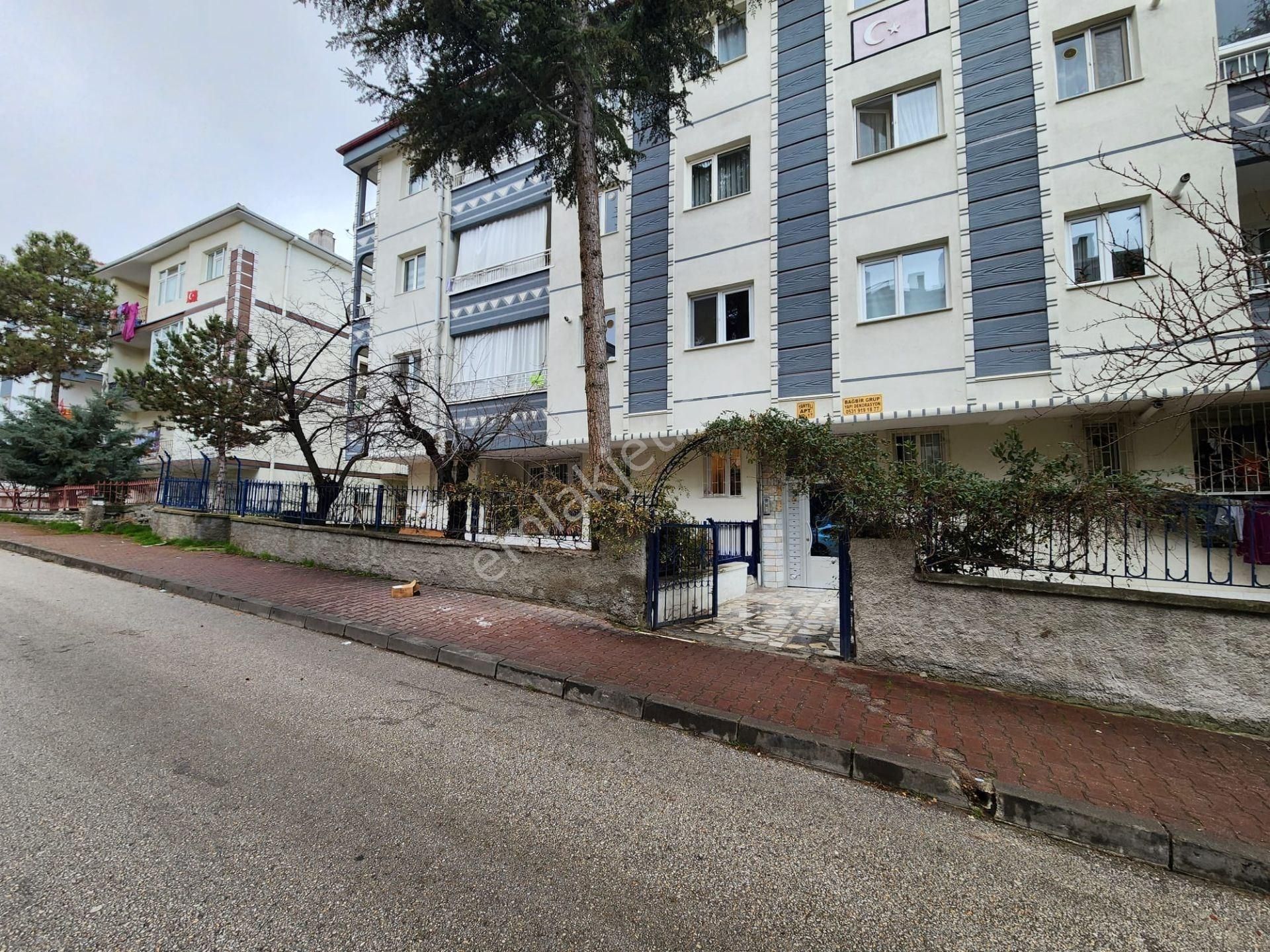 Altındağ Örnek Mah.de Giriş Kat Yeni Boyalı 2+1 Kiralık - Görsel 2