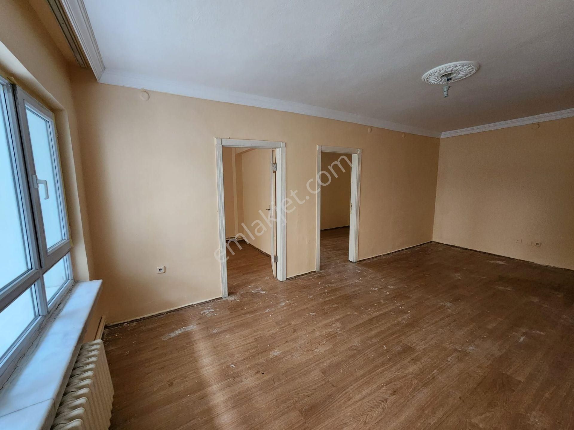 Altındağ Örnek Mah.de Giriş Kat Yeni Boyalı 2+1 Kiralık - Görsel 8