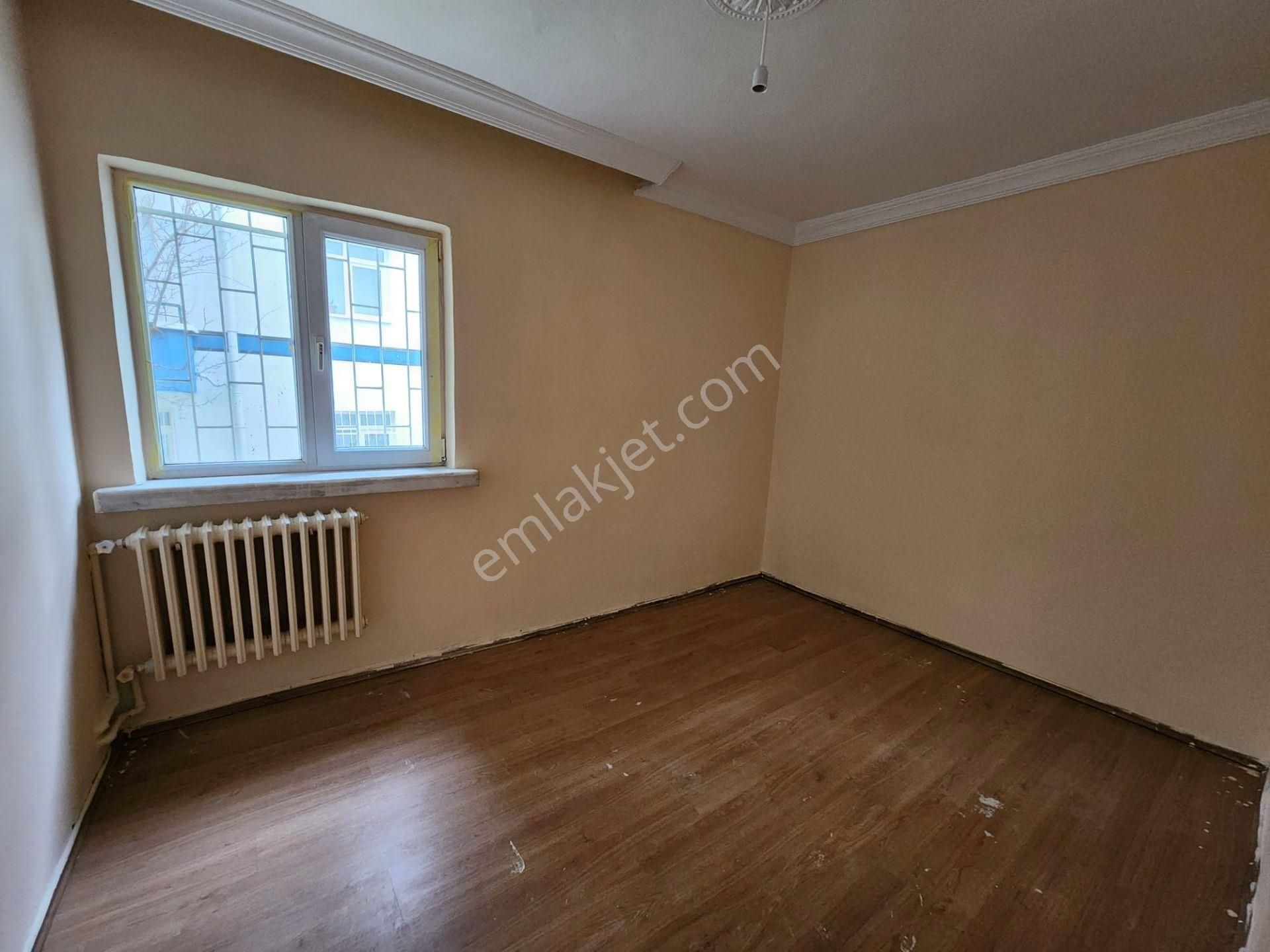 Altındağ Örnek Mah.de Giriş Kat Yeni Boyalı 2+1 Kiralık - Görsel 12