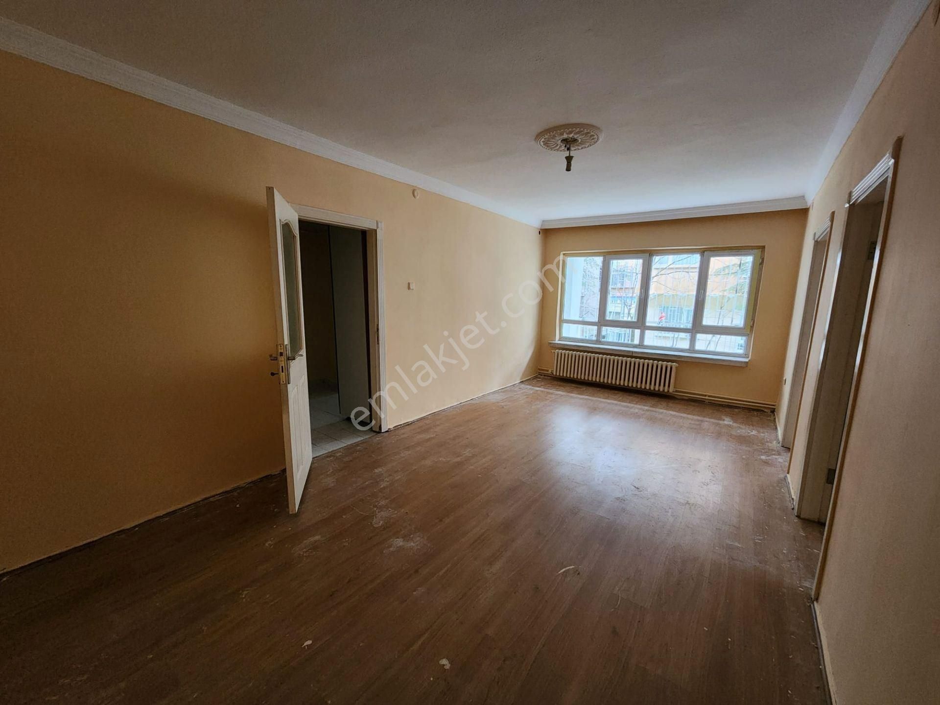 Altındağ Örnek Mah.de Giriş Kat Yeni Boyalı 2+1 Kiralık - Görsel 6
