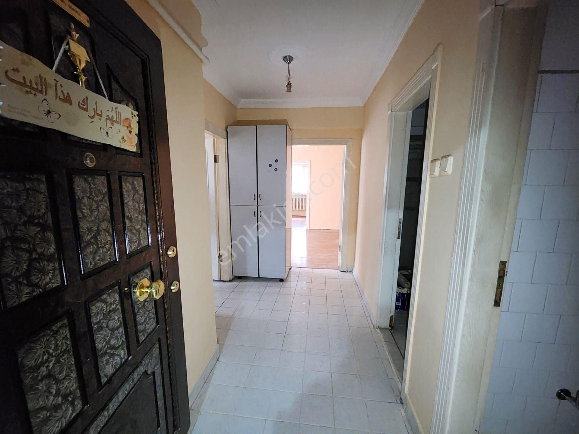 Altındağ Örnek Mah.de Giriş Kat Yeni Boyalı 2+1 Kiralık - Görsel 4
