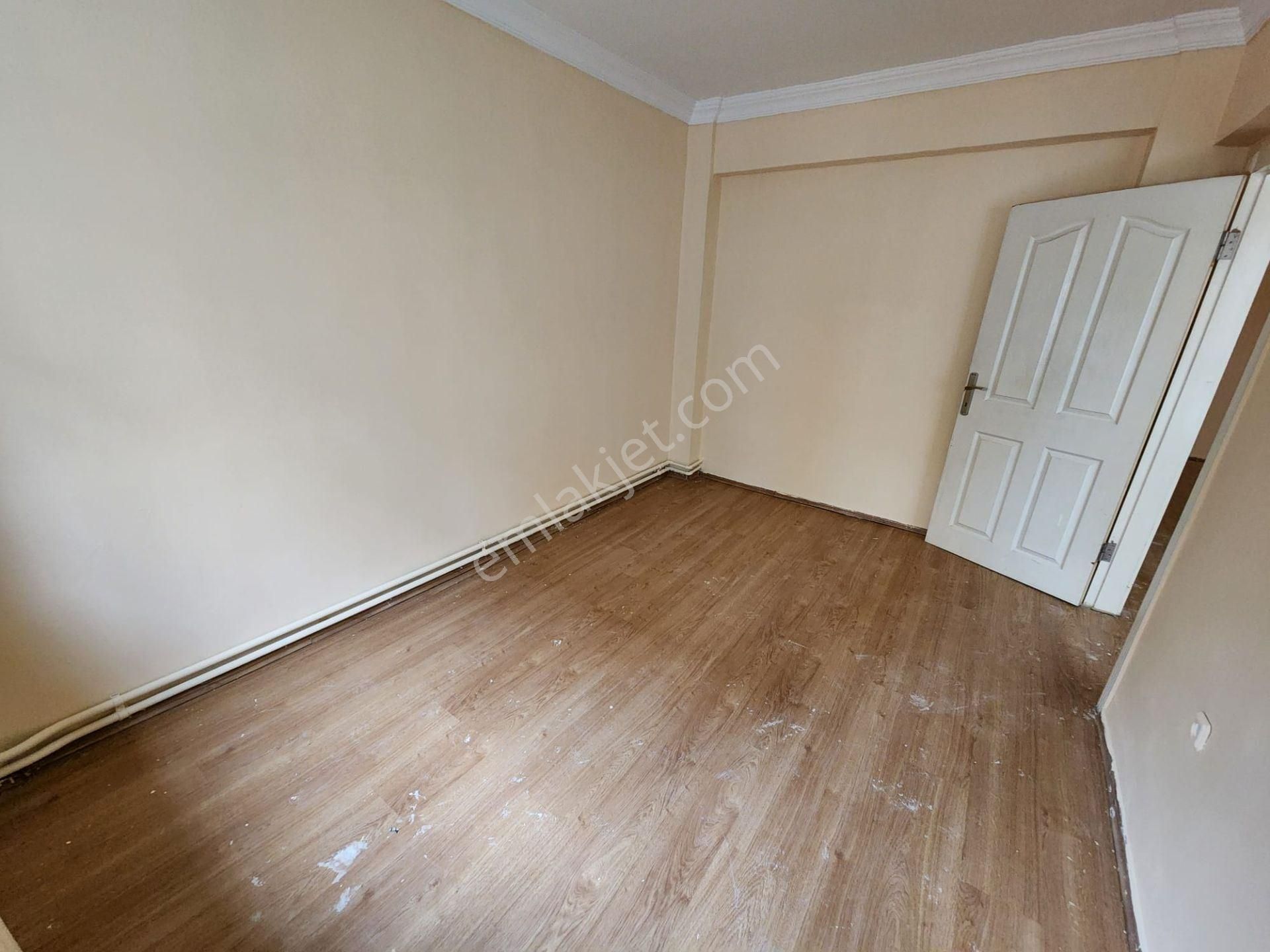 Altındağ Örnek Mah.de Giriş Kat Yeni Boyalı 2+1 Kiralık - Görsel 15