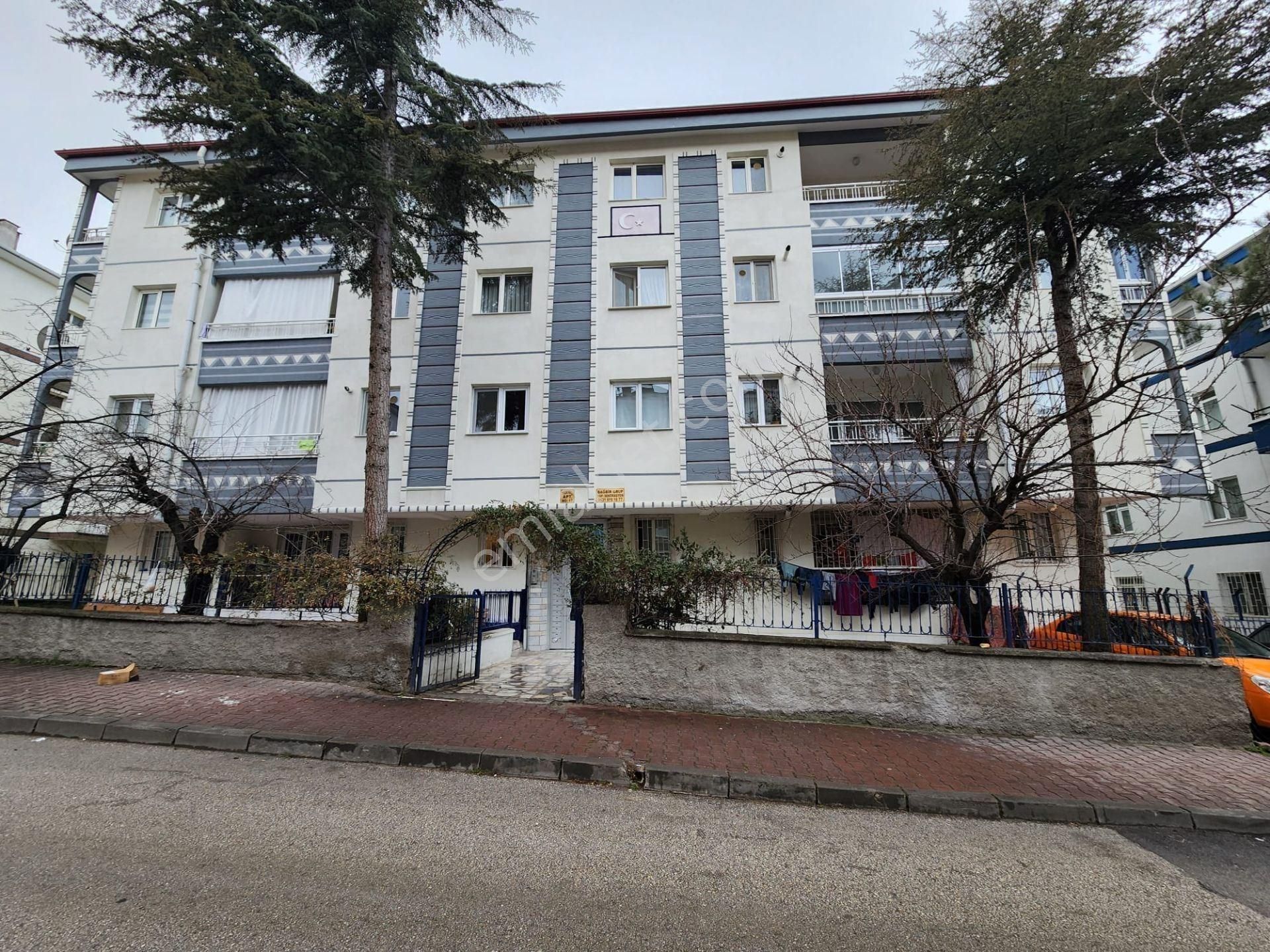 Altındağ Örnek Mah.de Giriş Kat Yeni Boyalı 2+1 Kiralık