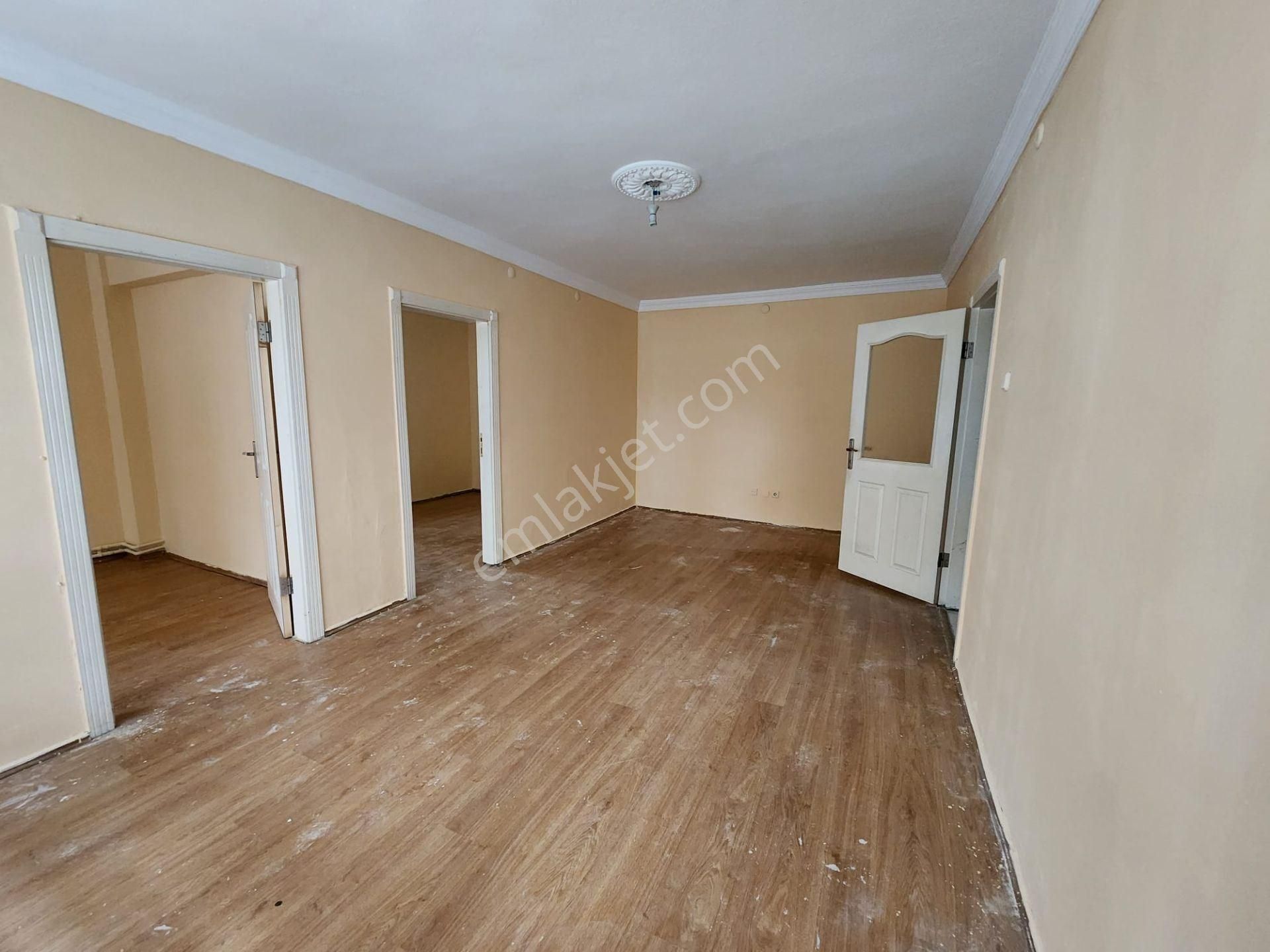 Altındağ Örnek Mah.de Giriş Kat Yeni Boyalı 2+1 Kiralık - Görsel 7