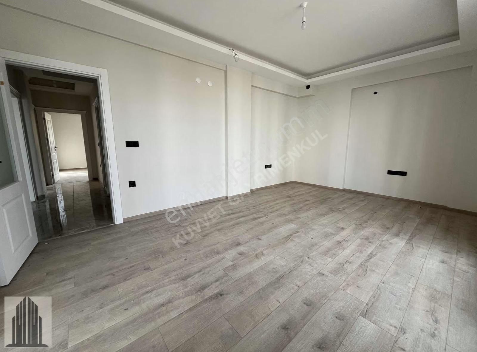 Kuvvet'ten Atakent'de Salon Mutfak Ayrı Lüks 2+1 - Görsel 14