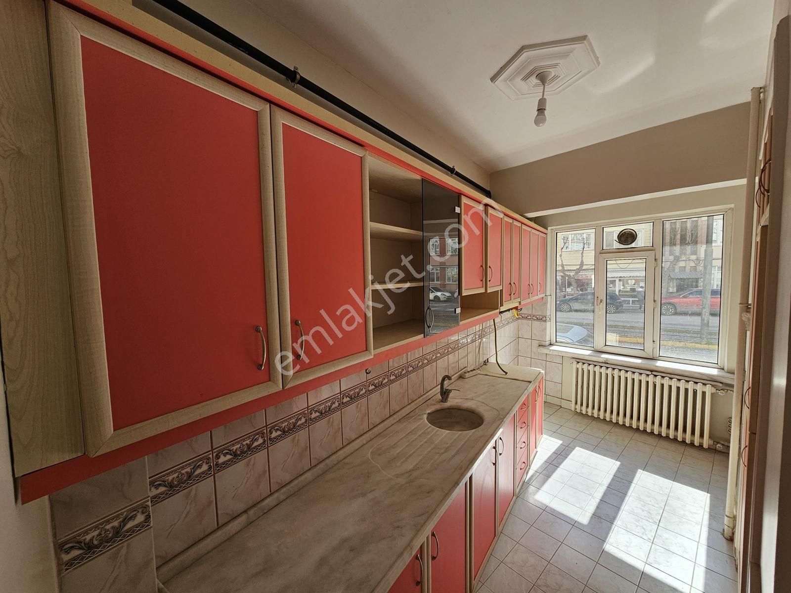 Vişnelik' Te Kiralık 2+1 Fırsat Daire - Görsel 8