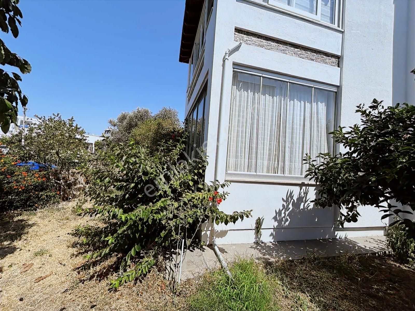 Turgutreis Merkezi Lokasyonda, Site İçinde Bahçe Katı 2+1 Daire - Görsel 4