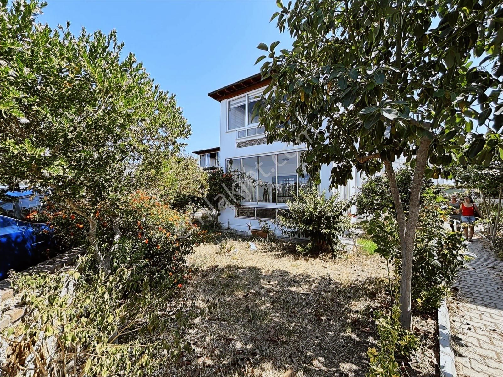 Turgutreis Merkezi Lokasyonda, Site İçinde Bahçe Katı 2+1 Daire - Görsel 2