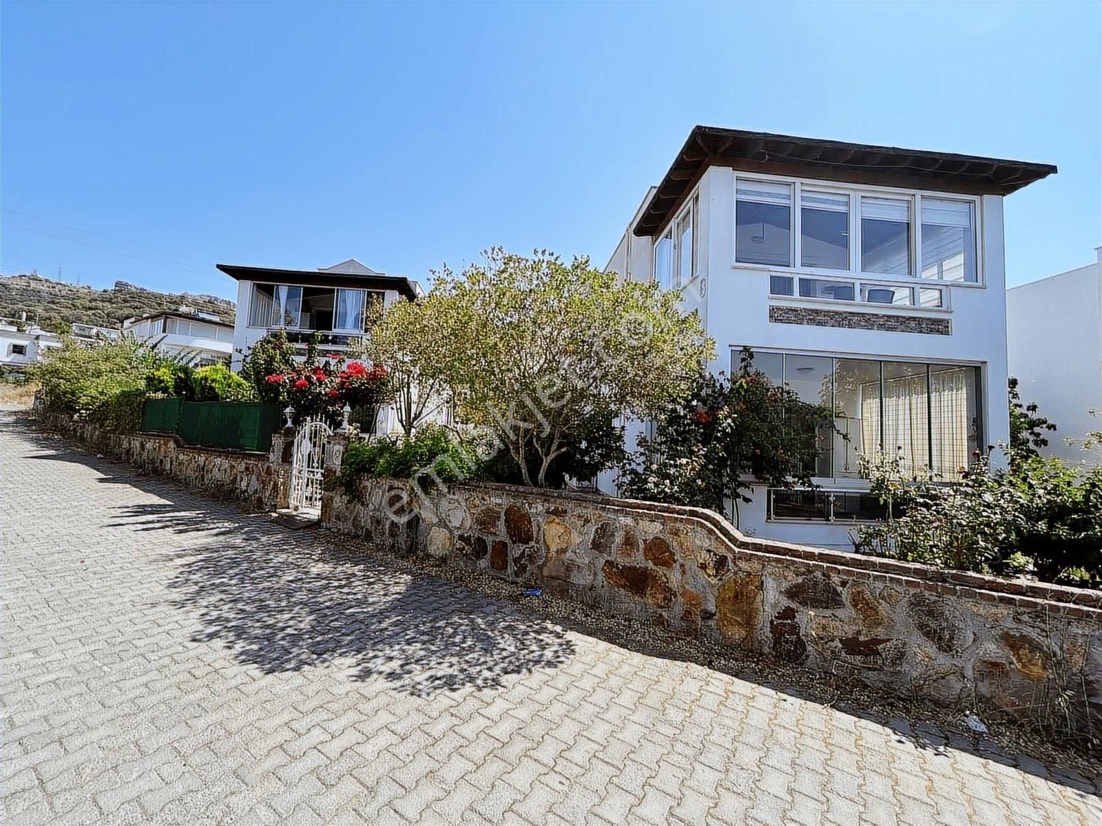 Turgutreis Merkezi Lokasyonda, Site İçinde Bahçe Katı 2+1 Daire - Görsel 6