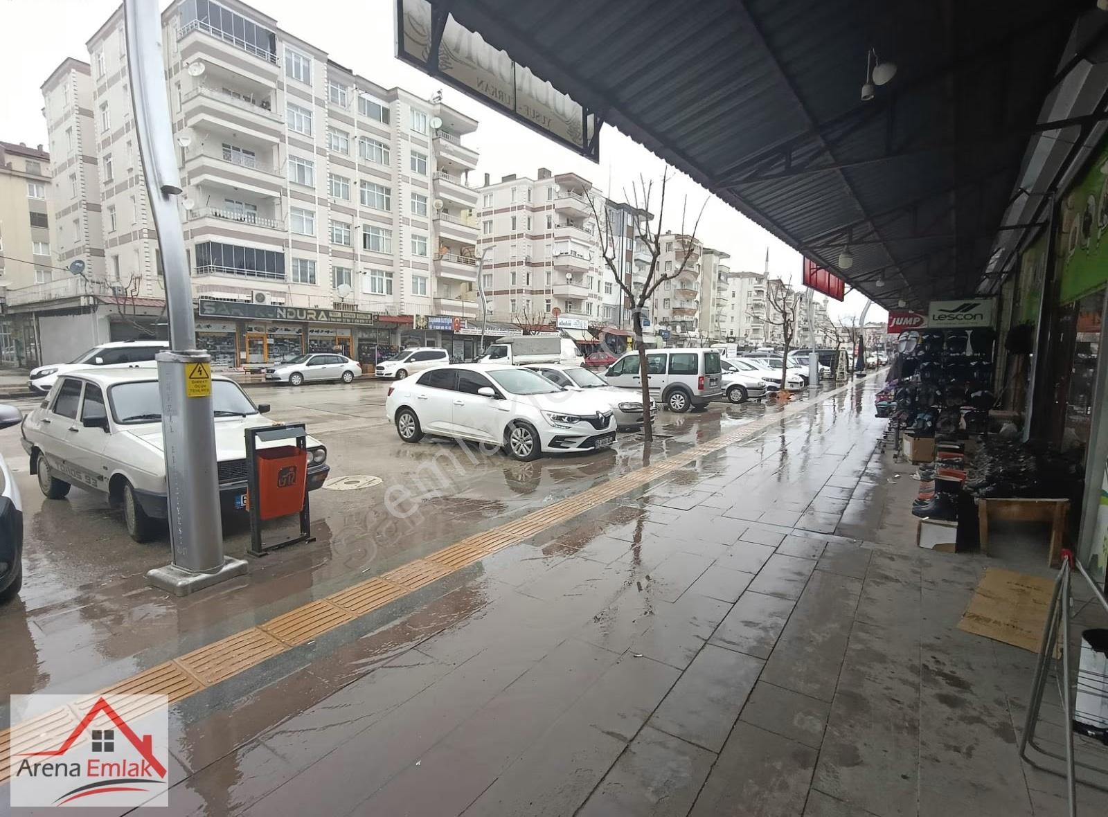 Arena Emlak'tan Menderes Cd. Kemer Dükkanlarında Fırsat - Görsel 3