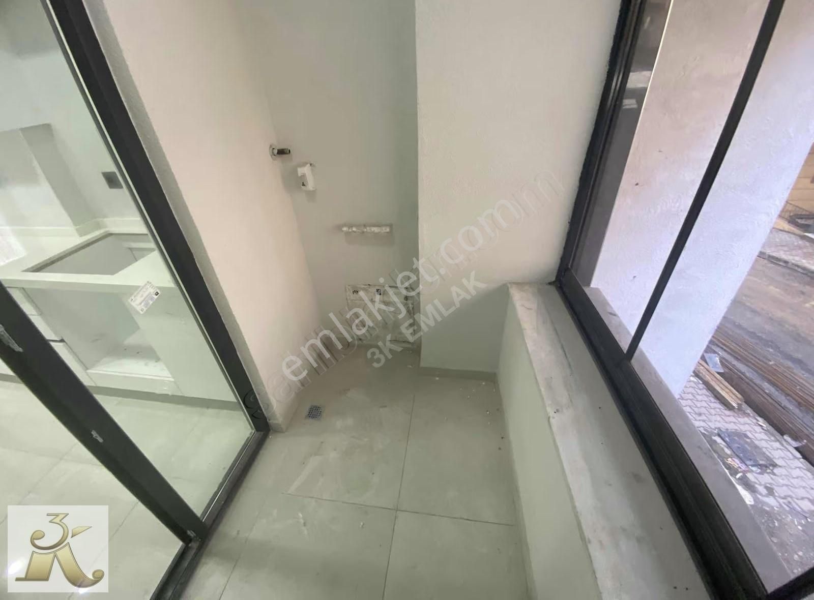 3k Emlak'tan Satılık Sıfır Tek Daire Üzeri Asansörlü Balkonlu - Görsel 3