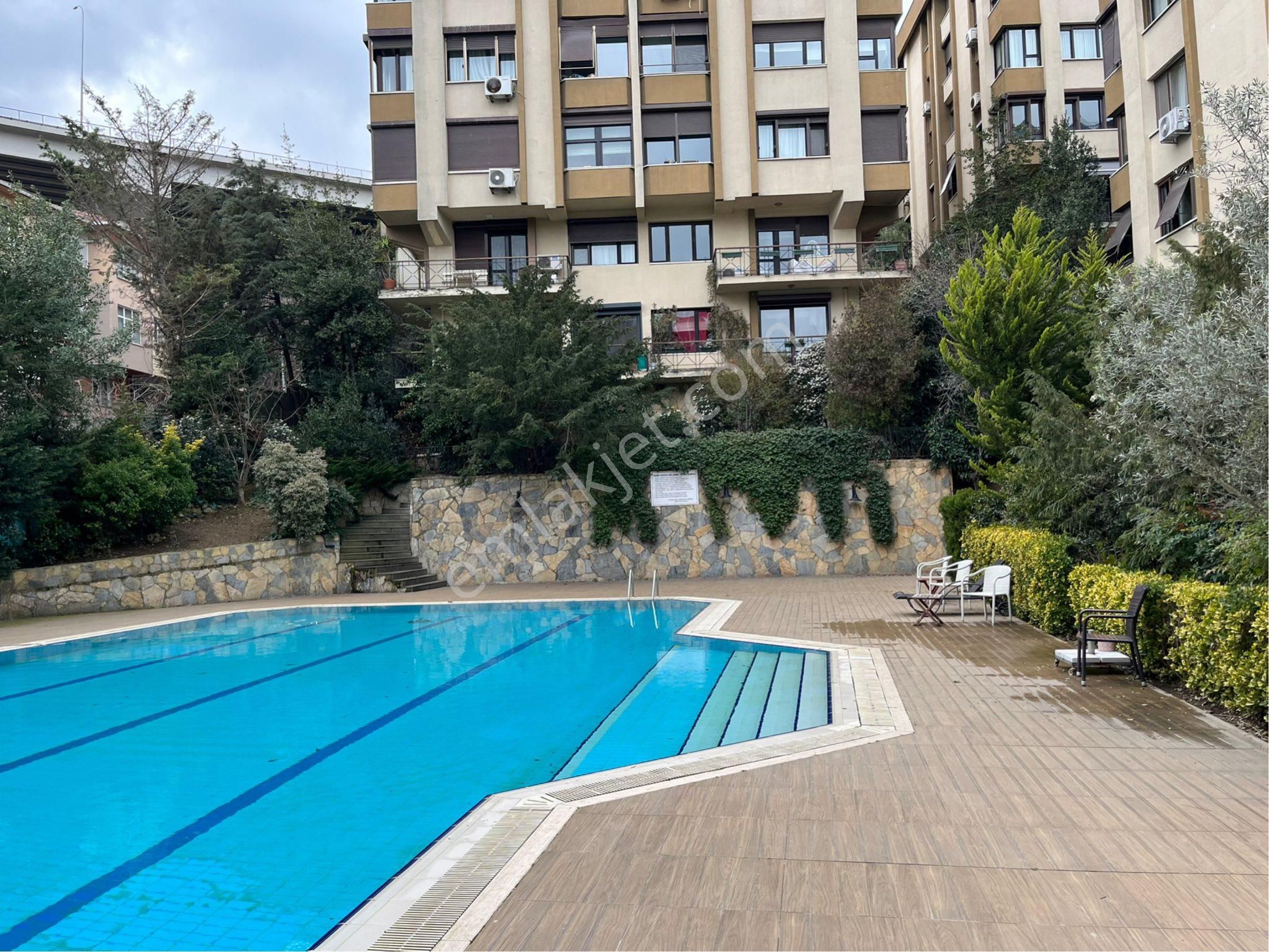 Beşiktaş | Levazım Koru Sitesinde Yatırımlık Ara Kat 3+1 Daire