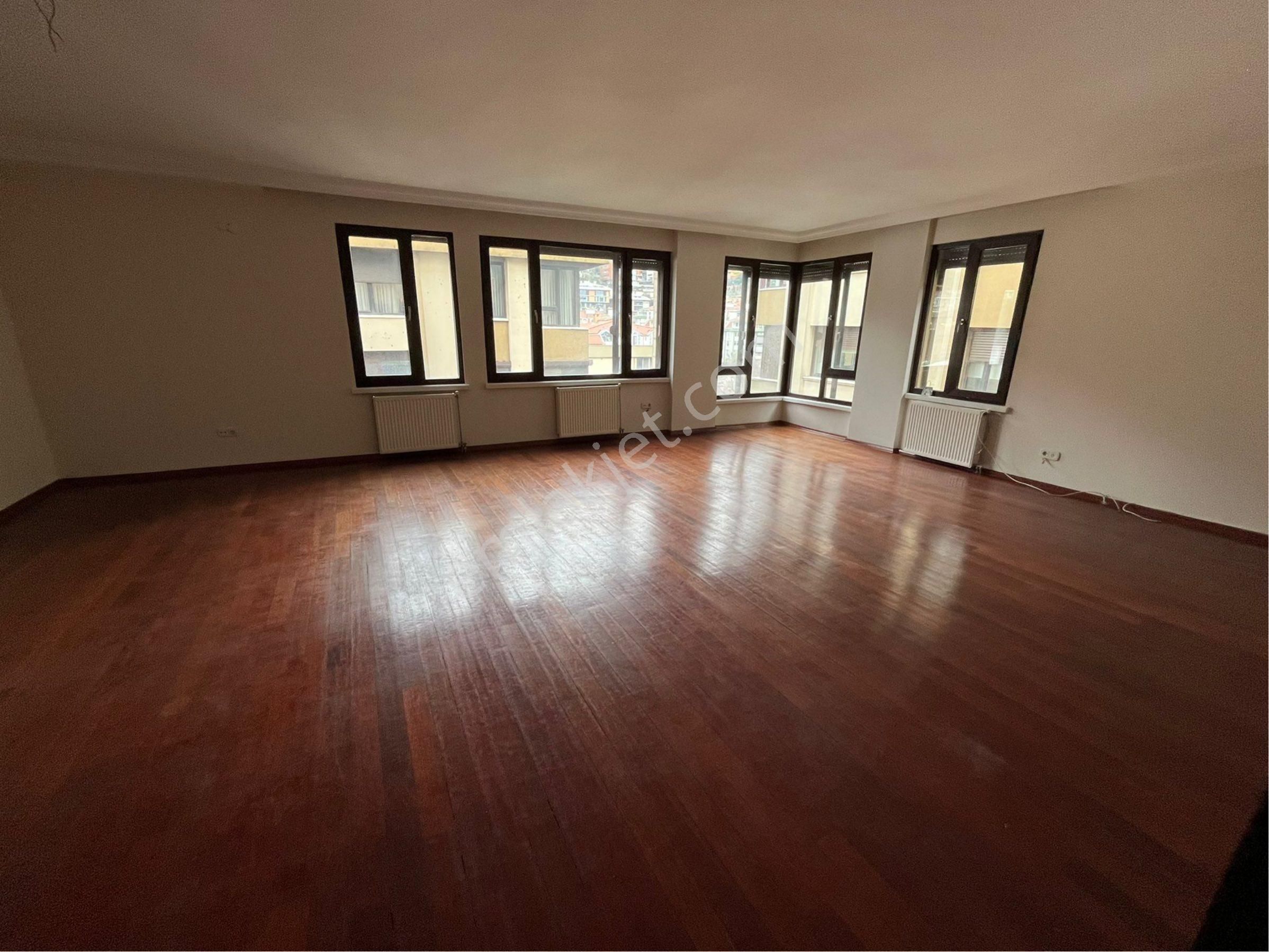 Beşiktaş | Levazım Koru Sitesinde Yatırımlık Ara Kat 3+1 Daire - Görsel 12