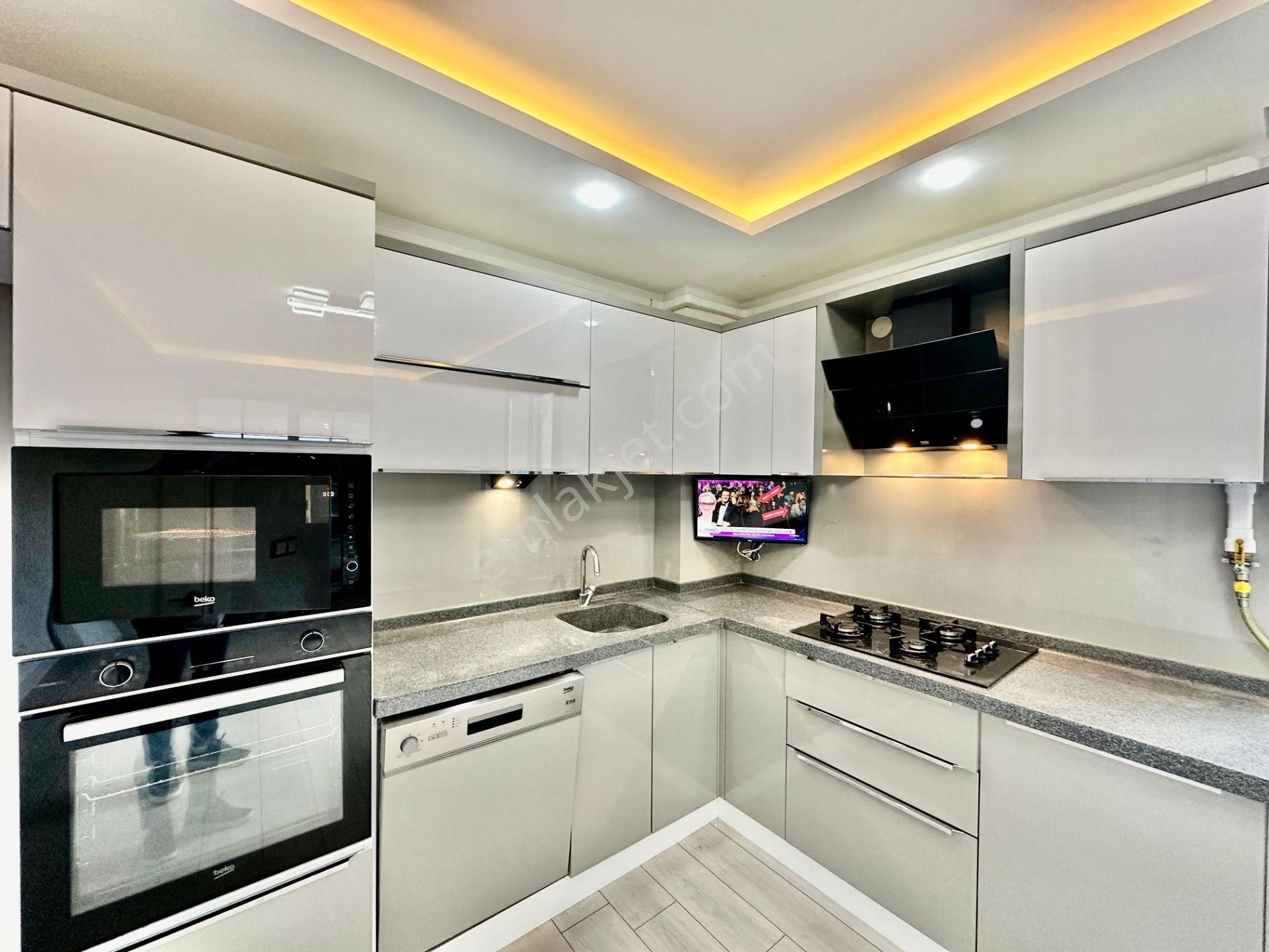 ꧁ay Emlaktan꧂akçay'da Muhteşem Konumlu Kombili Kapalı Balkon Satılık 1+1 Lüx Daire