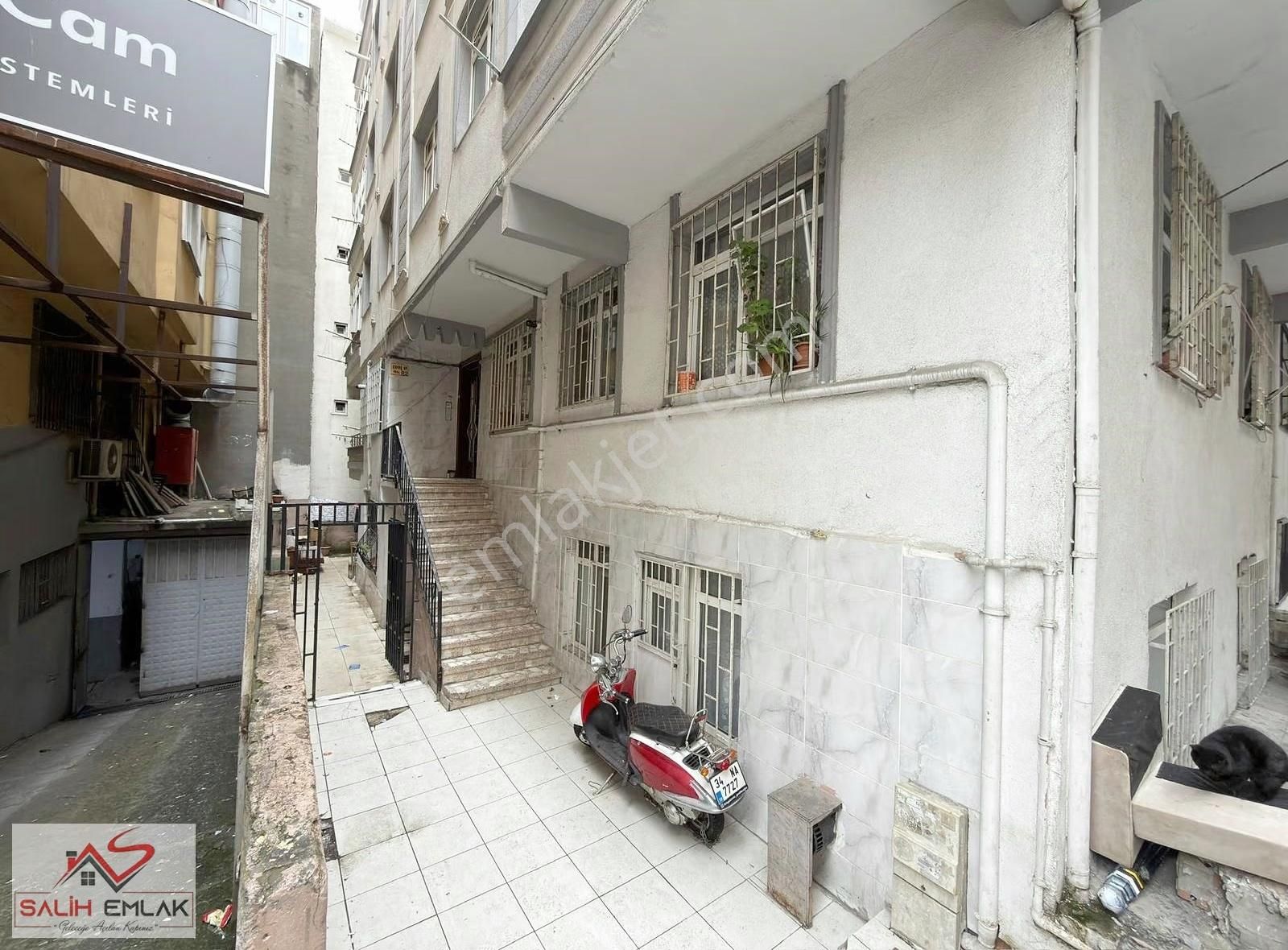 Salih Emlak 'tan Mevlana Camii Yakını 2+1 Yüksek Giriş Daire - Görsel 12