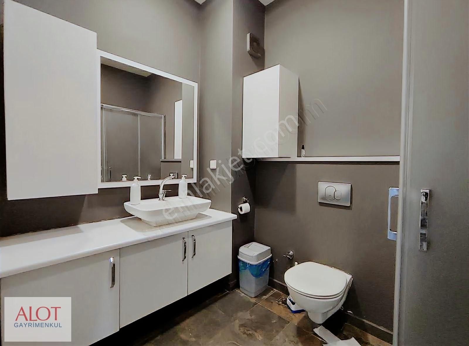 Ümraniye Plazalar Caddesinde Kiralık Ofis Katı - Görsel 19