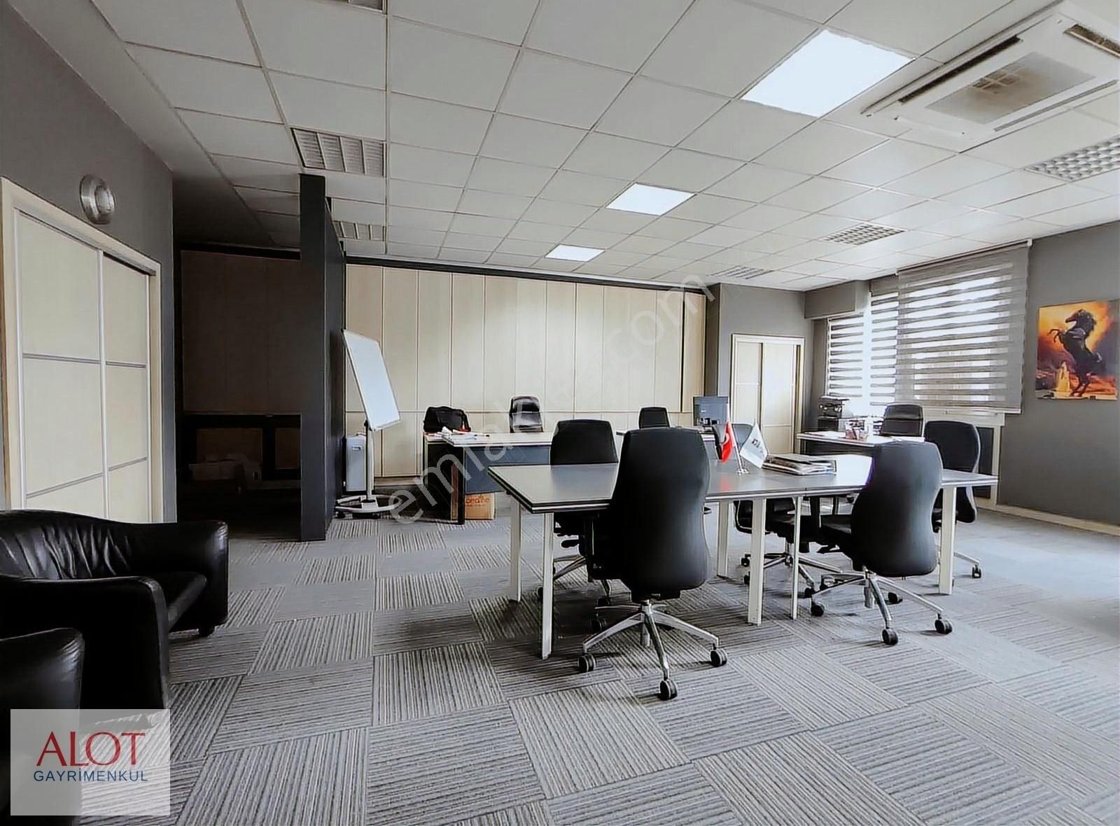 Ümraniye Plazalar Caddesinde Kiralık Ofis Katı - Görsel 13