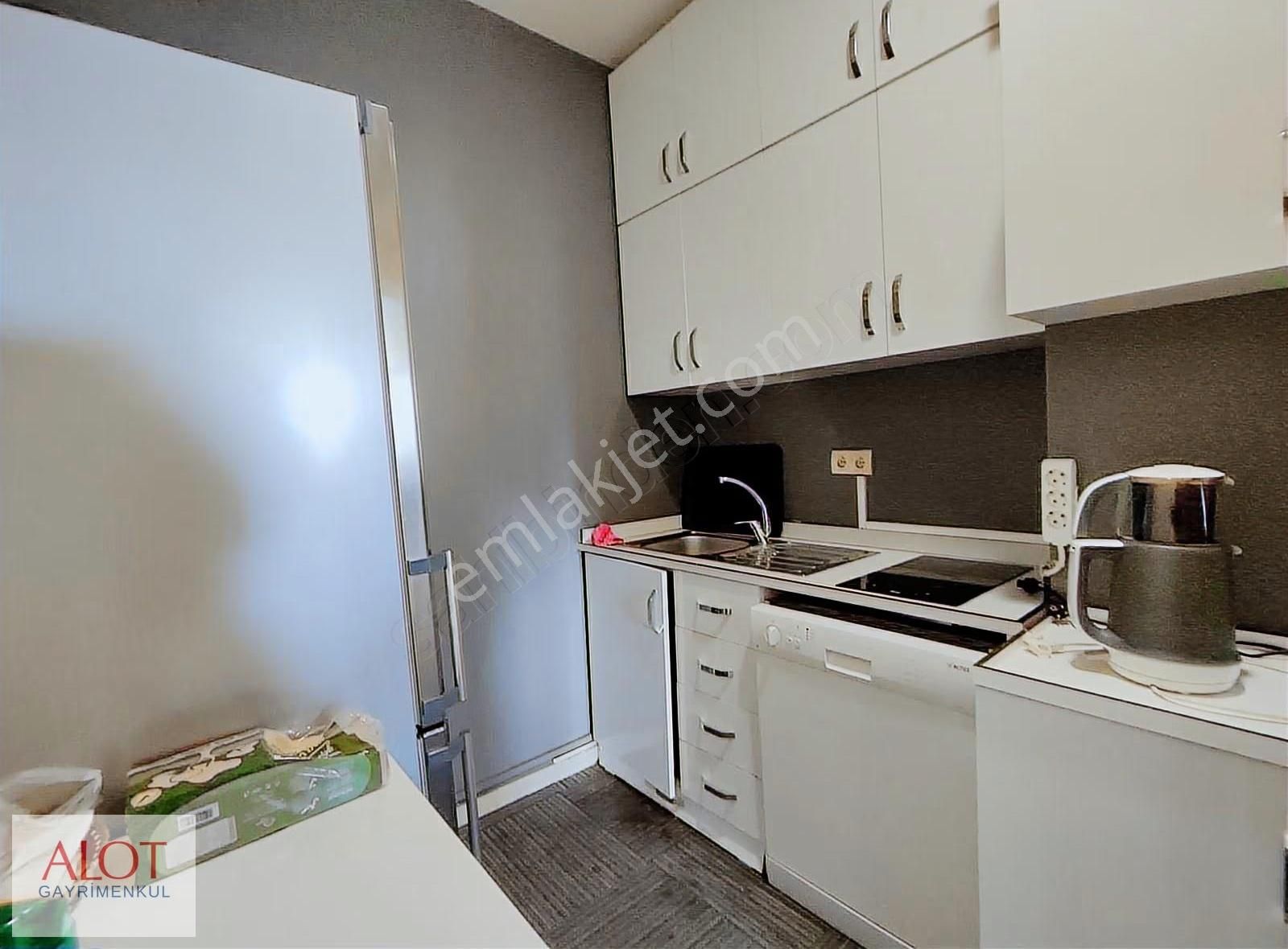 Ümraniye Plazalar Caddesinde Kiralık Ofis Katı - Görsel 3