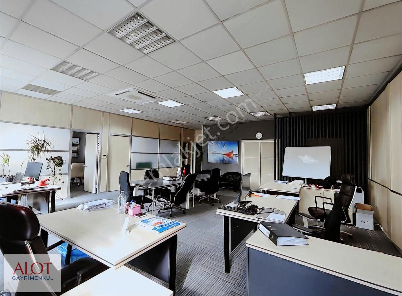 Ümraniye Plazalar Caddesinde Kiralık Ofis Katı - Görsel 5