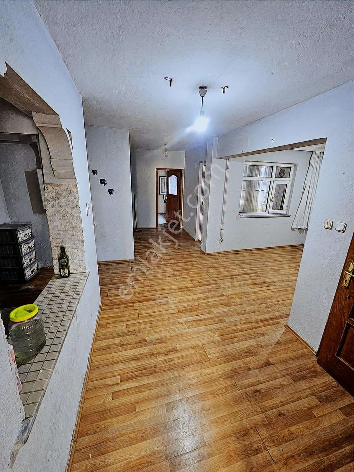 İhsaniye Metro Durağına 5 Dk.mesafede Ara Kat Kiralık 2+1 Daire - Görsel 2