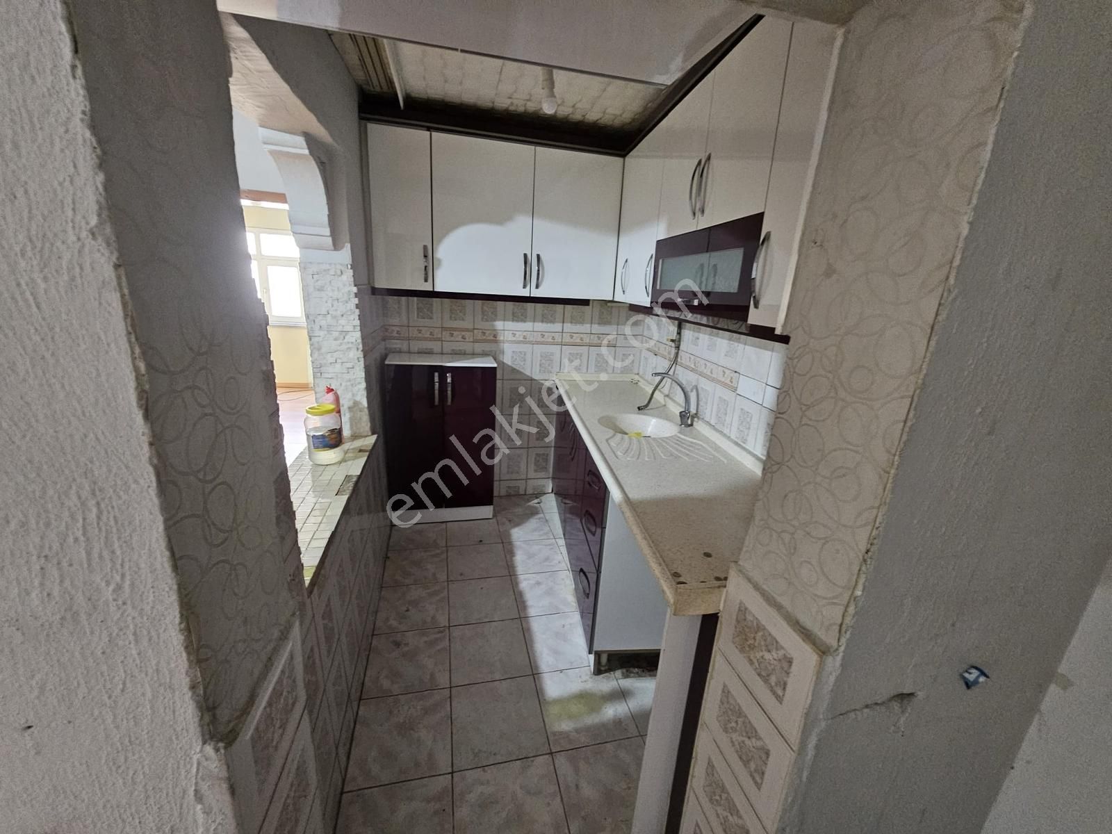 İhsaniye Metro Durağına 5 Dk.mesafede Ara Kat Kiralık 2+1 Daire - Görsel 5