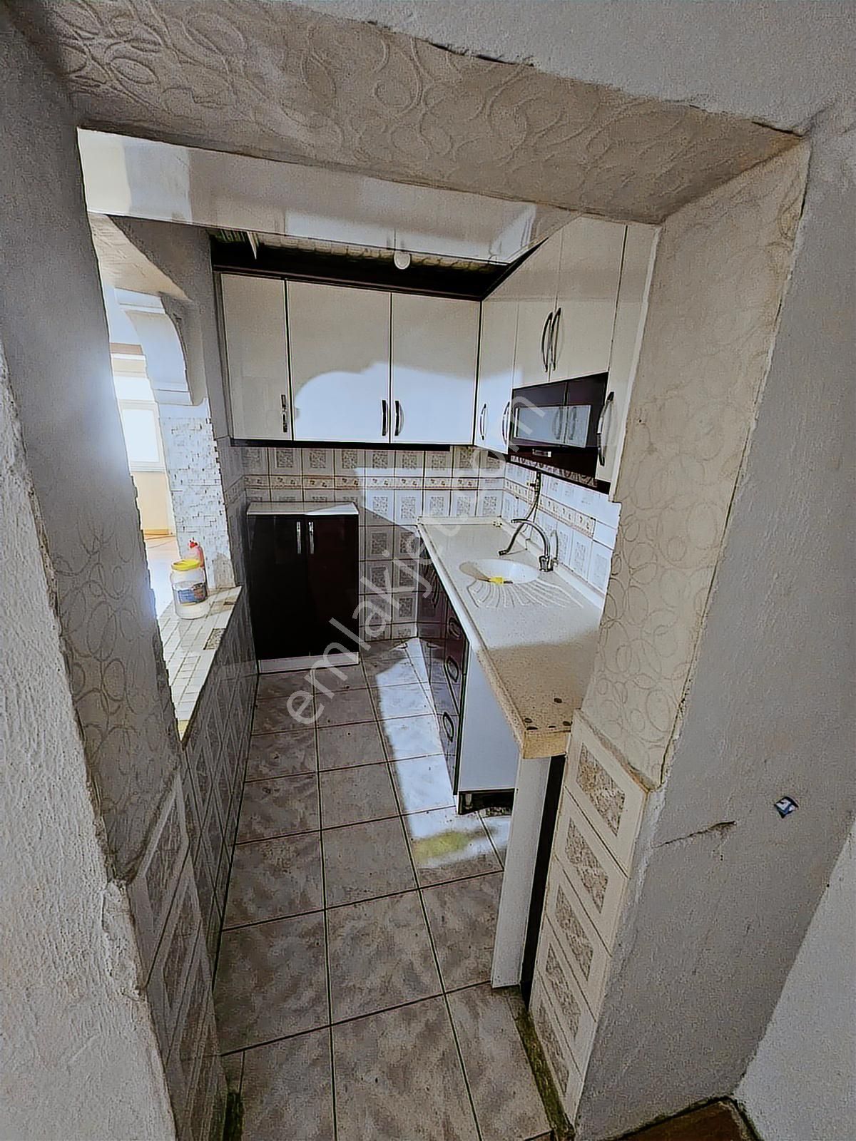 İhsaniye Metro Durağına 5 Dk.mesafede Ara Kat Kiralık 2+1 Daire - Görsel 19
