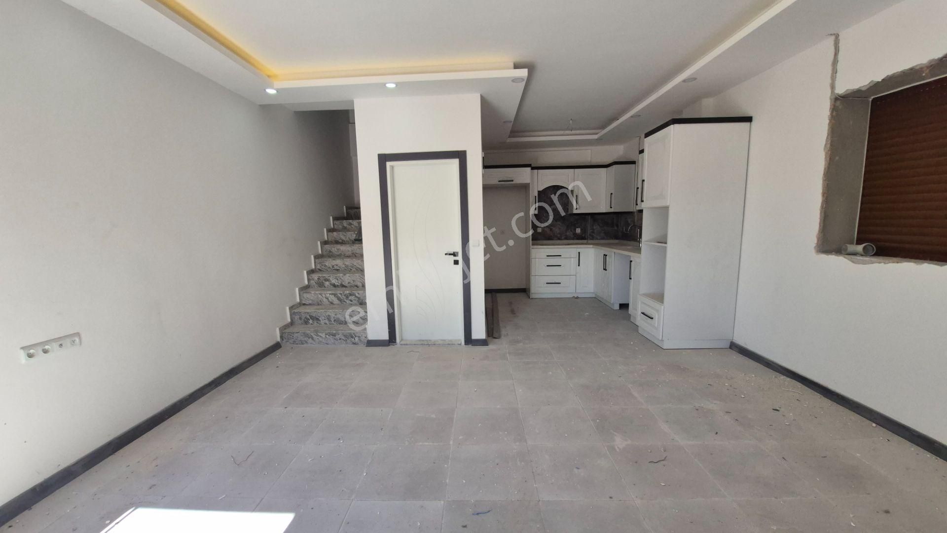 Didim Merkezde 4+1 Üç Katlı Sıfır Satılık Villa - Görsel 7