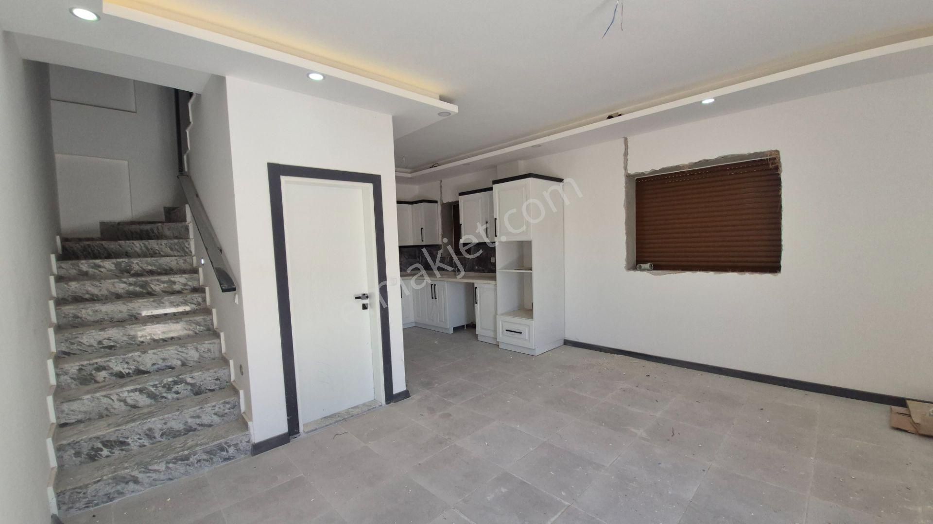 Didim Merkezde 4+1 Üç Katlı Sıfır Satılık Villa - Görsel 9
