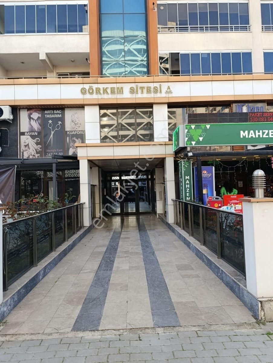 Remax Advantege'den 23 Nisan Mahallesi 3+1 Kiralık Daire - Görsel 11