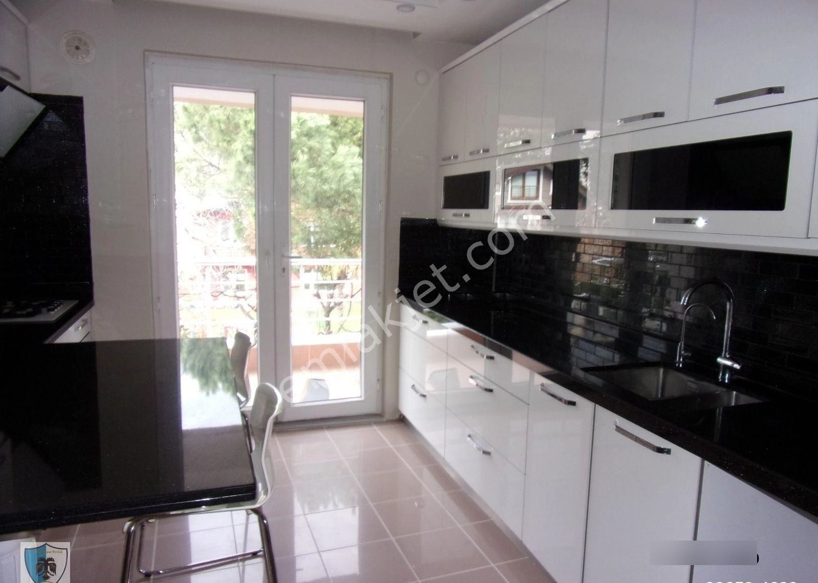 Tarabya Sevgi Sitesinde 3+1 145 Metrekare Çok Bakımlı Kiralık Daire - Görsel 14