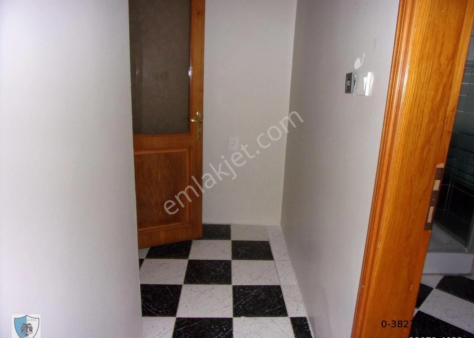 Tarabya Sevgi Sitesinde 3+1 145 Metrekare Çok Bakımlı Kiralık Daire - Görsel 7
