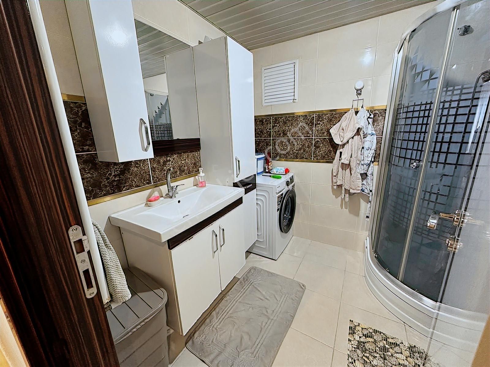 Ahi Mesut Mah Satılık 4+1 Geniş Daire Muhteşem Konum - Görsel 4