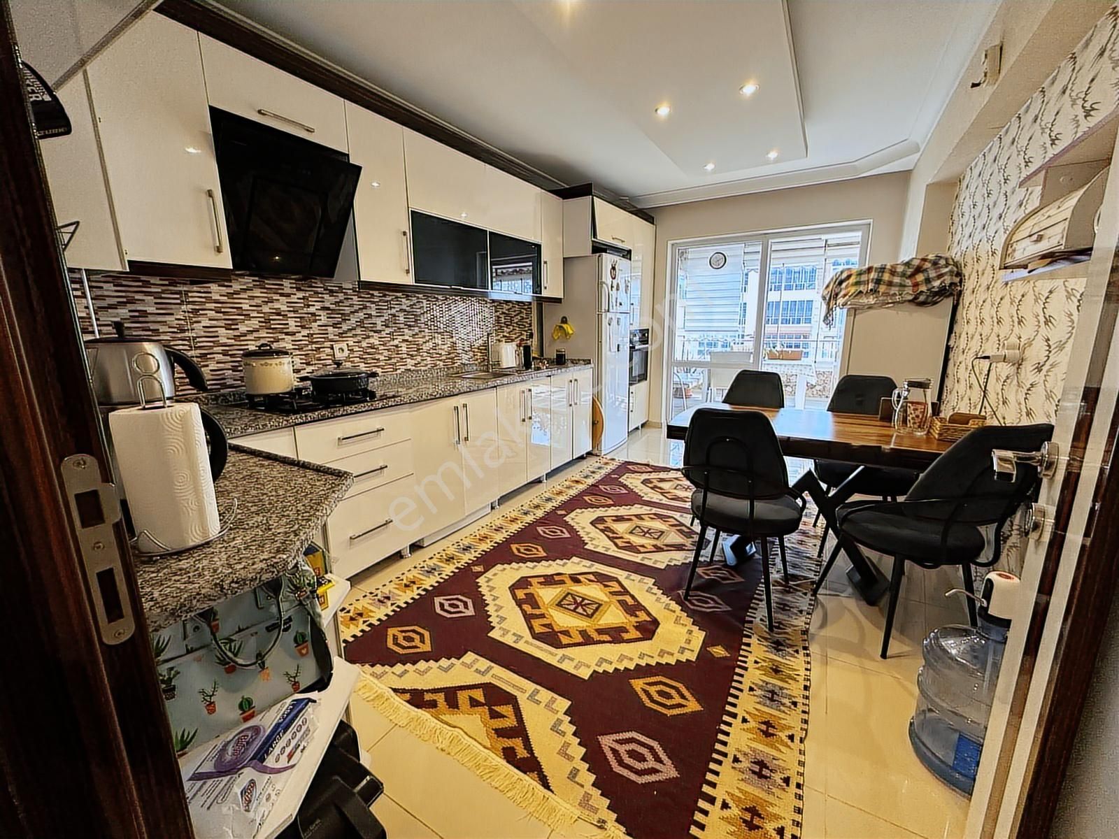 Ahi Mesut Mah Satılık 4+1 Geniş Daire Muhteşem Konum - Görsel 2