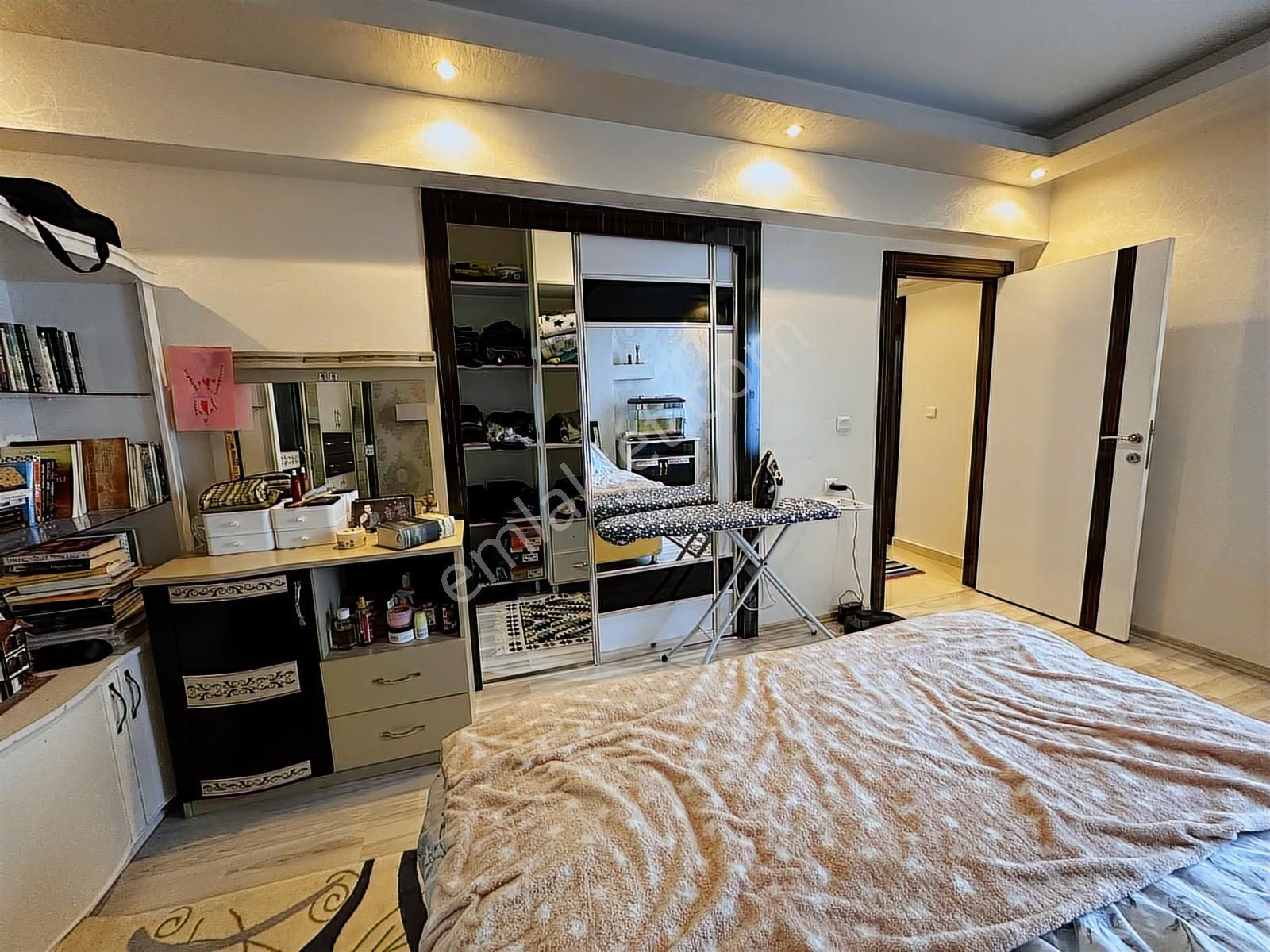 Ahi Mesut Mah Satılık 4+1 Geniş Daire Muhteşem Konum - Görsel 31