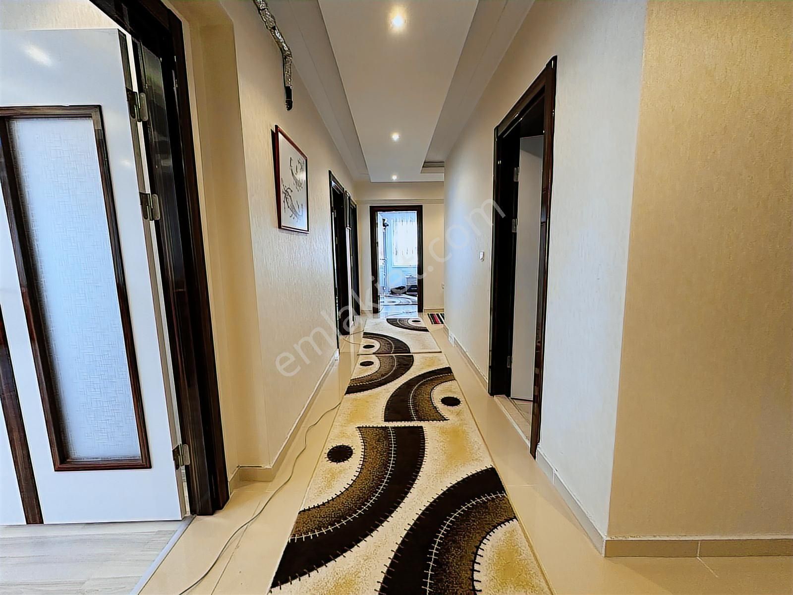 Ahi Mesut Mah Satılık 4+1 Geniş Daire Muhteşem Konum - Görsel 8