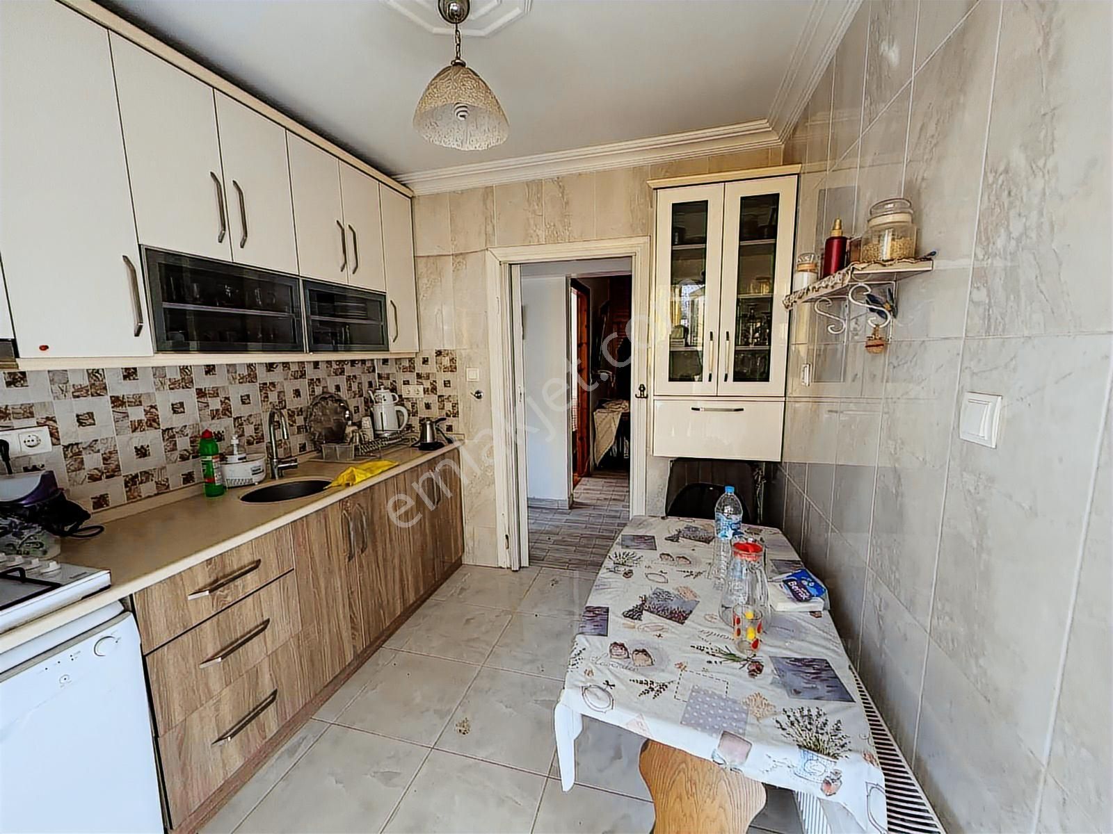 Ayvalık, 150 Evlerde 2+1 Satılık Bahçe Katı - Görsel 13
