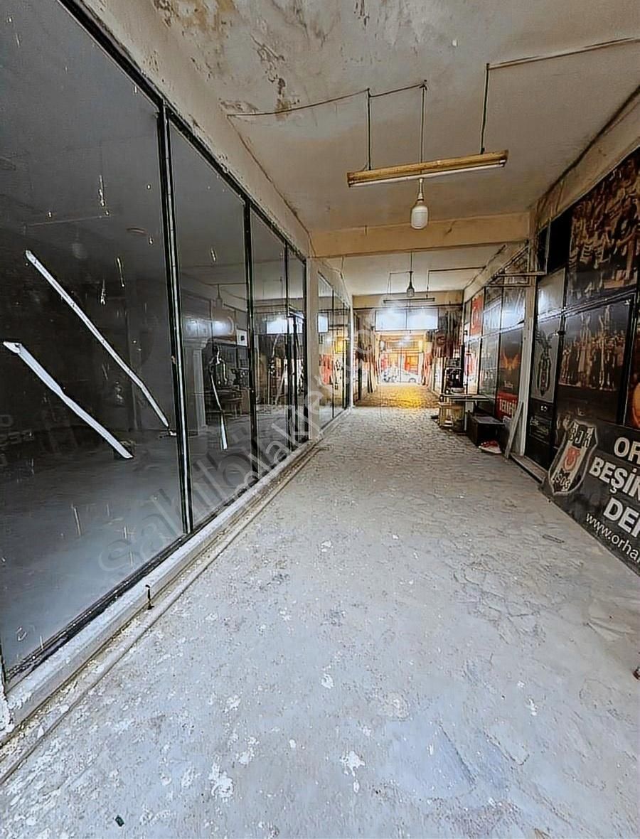 Bursa Emlak Alem-i Çarşı Merkezinde 70 M2 Acil Satılık Dükkan - Görsel 9